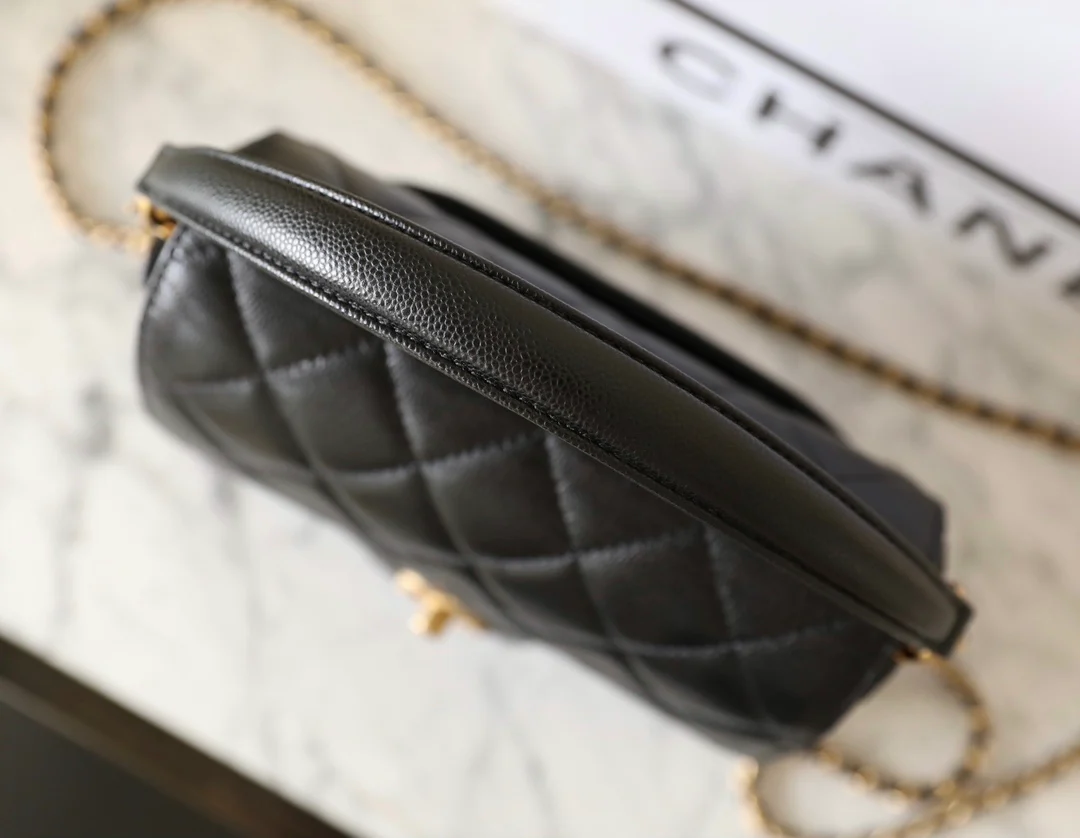 Сумка Chanel Medium Handle Flap Bag - черная