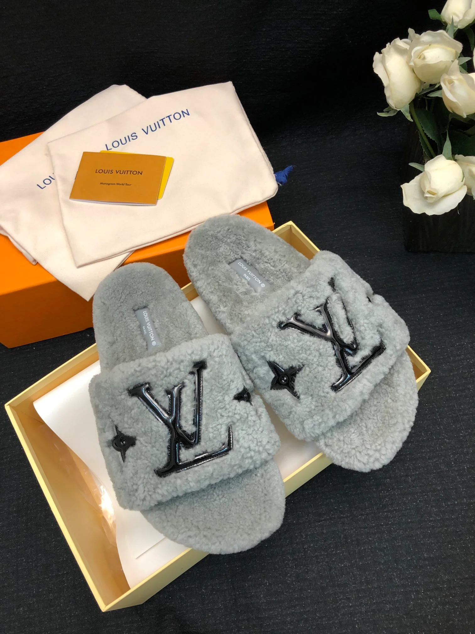 LV-2024 Шерстяные тапочки - Серые - 1