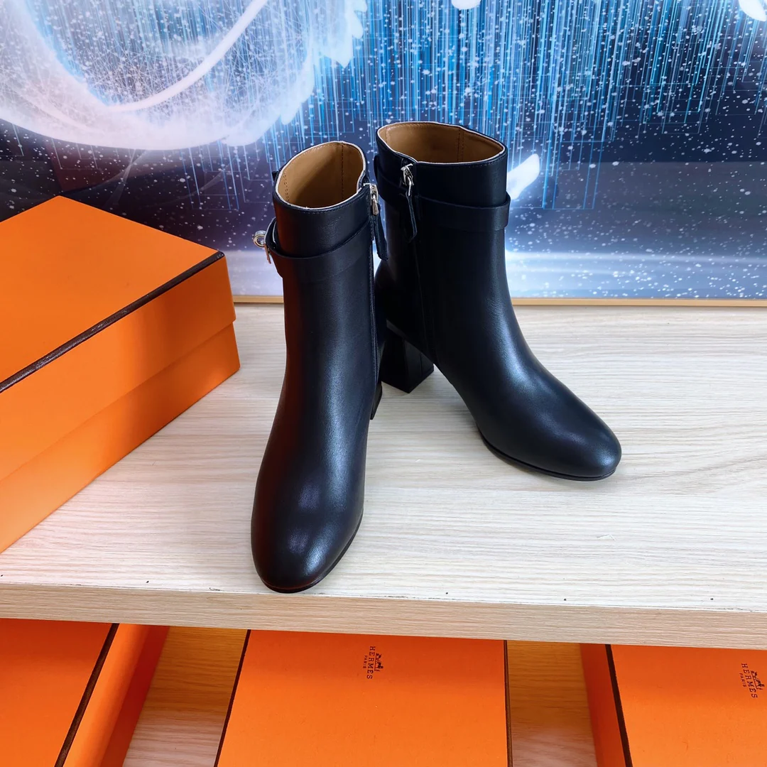 Hermes - Стильные сапоги из телячьей кожи - Черные