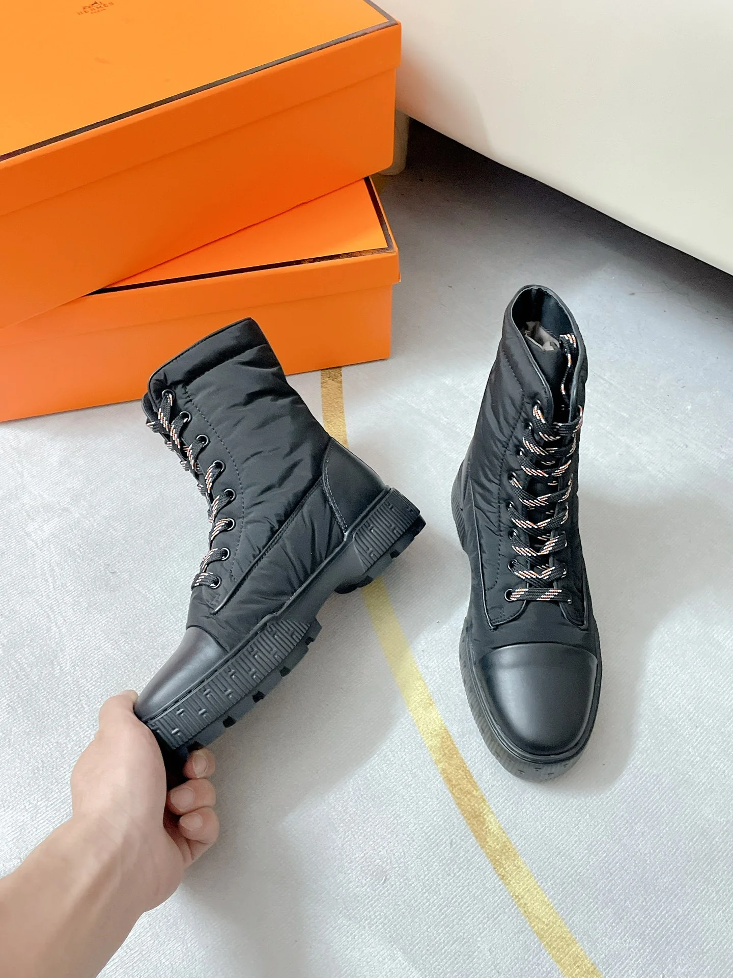 Новинка сезона осень/зима 2022 от Hermes - Высокие кожаные сапоги - 1