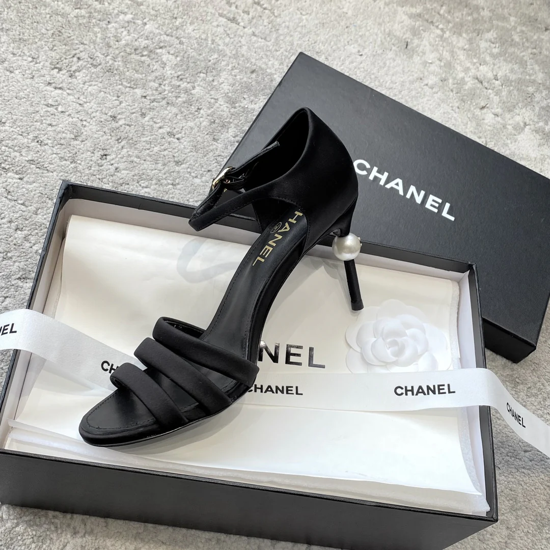 Новинка сезона весна/лето 2023 от Chanel - Босоножки на высоком каблуке Pearl Heel - 8-5 см - Черные