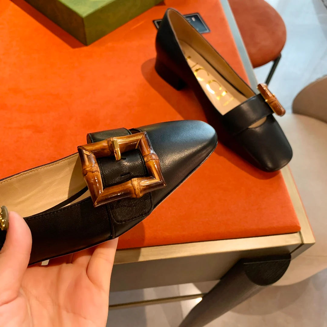 Gucci - Туфли на низком каблуке с бамбуковой пряжкой