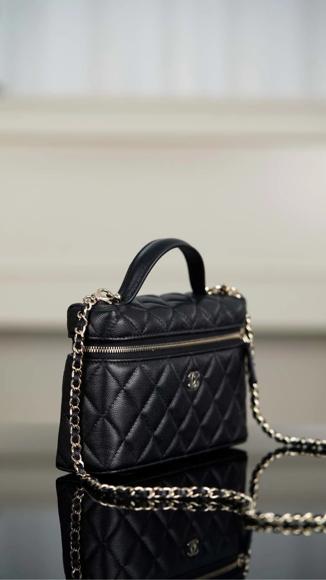 Сумка-ланчбокс Chanel 25c Lychee Beef - черно-золотая