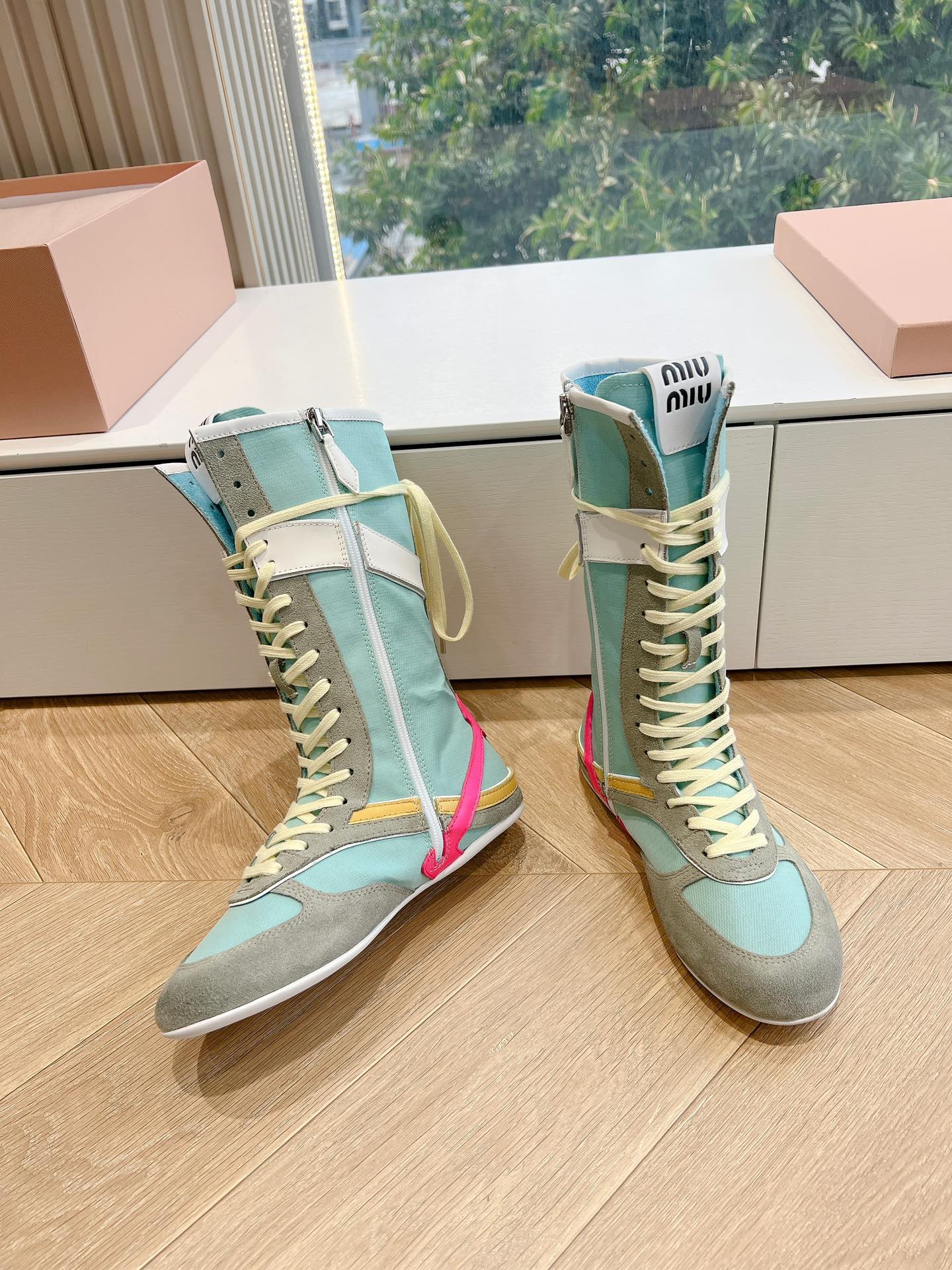 Ботинки для верховой езды Miu Miu 2025 - серые