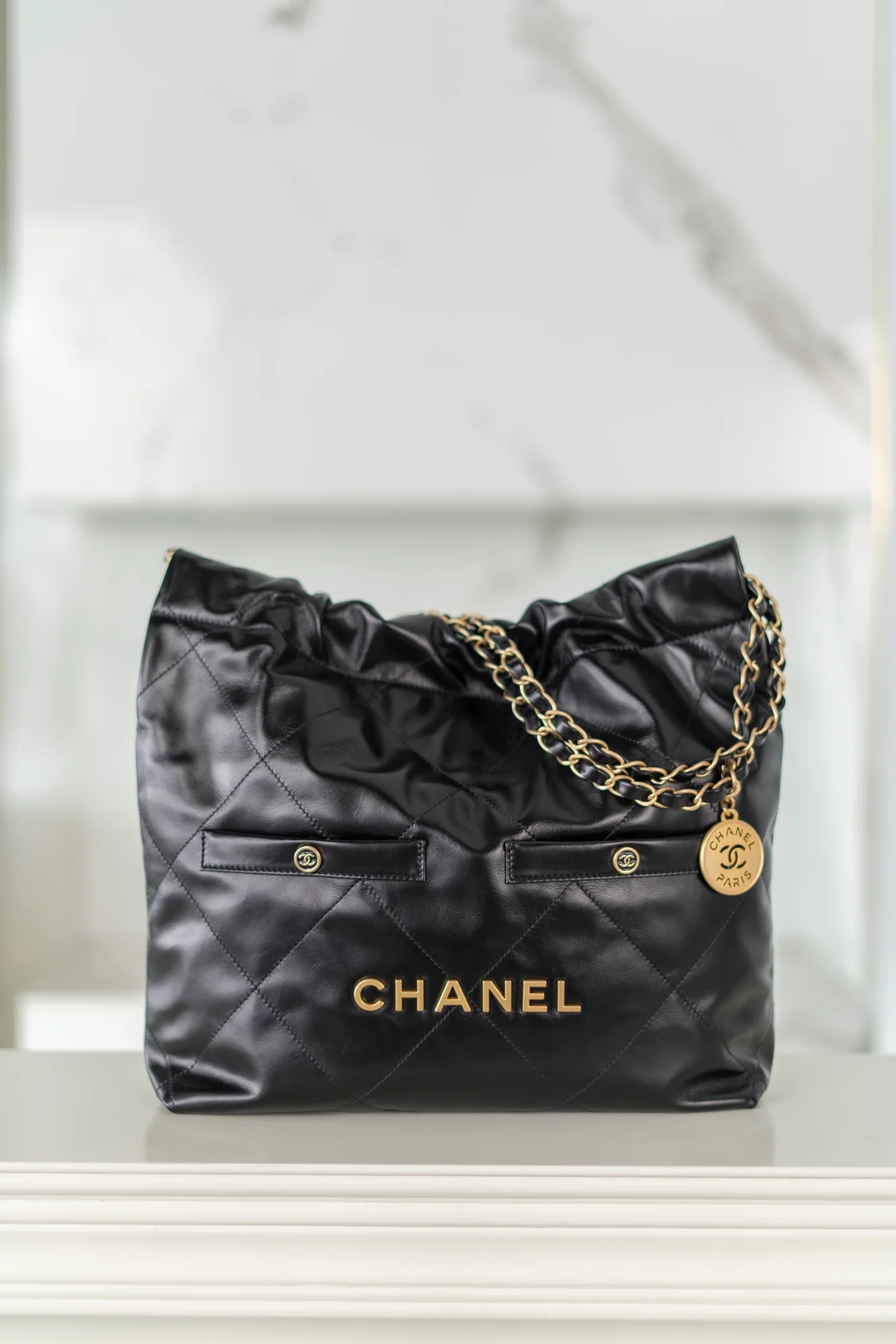 Мусорный мешок Chanel 22bag с двумя карманами, маленький, черный.