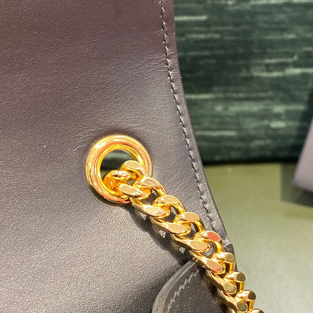 Черная сумка YSL Kate на цепочке с золотой пряжкой