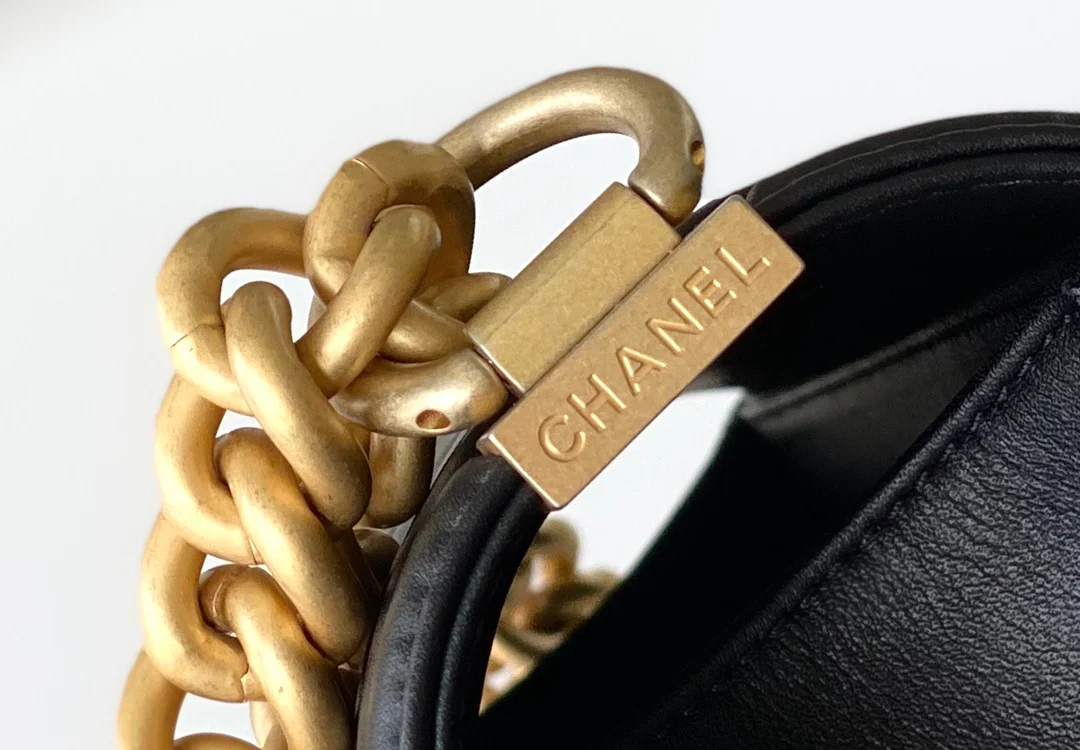 Chanel Le Boy 25 - Черная телячья кожа - Винтажная золотая пряжка