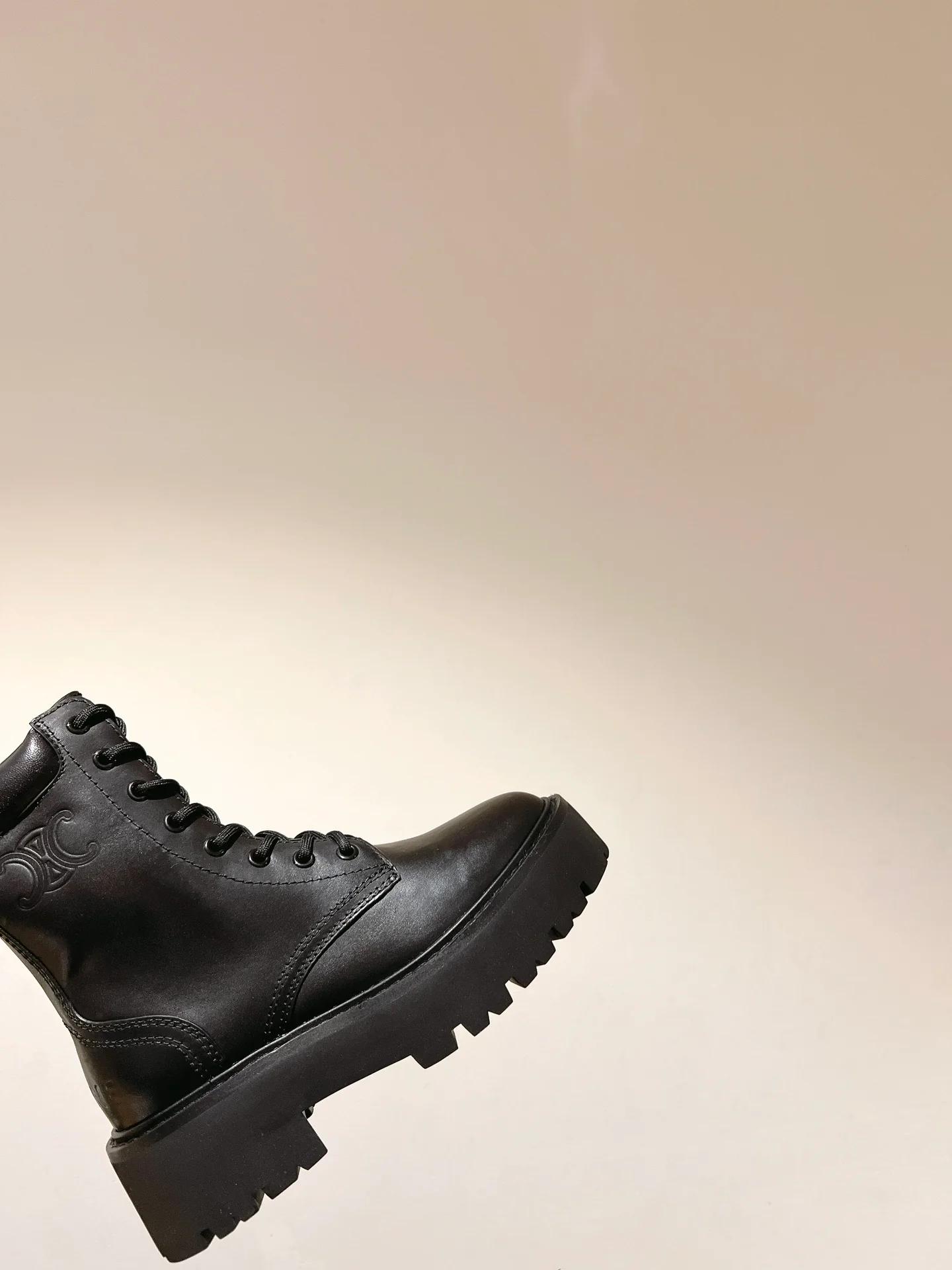 Ботильоны Celine в британском стиле - 1