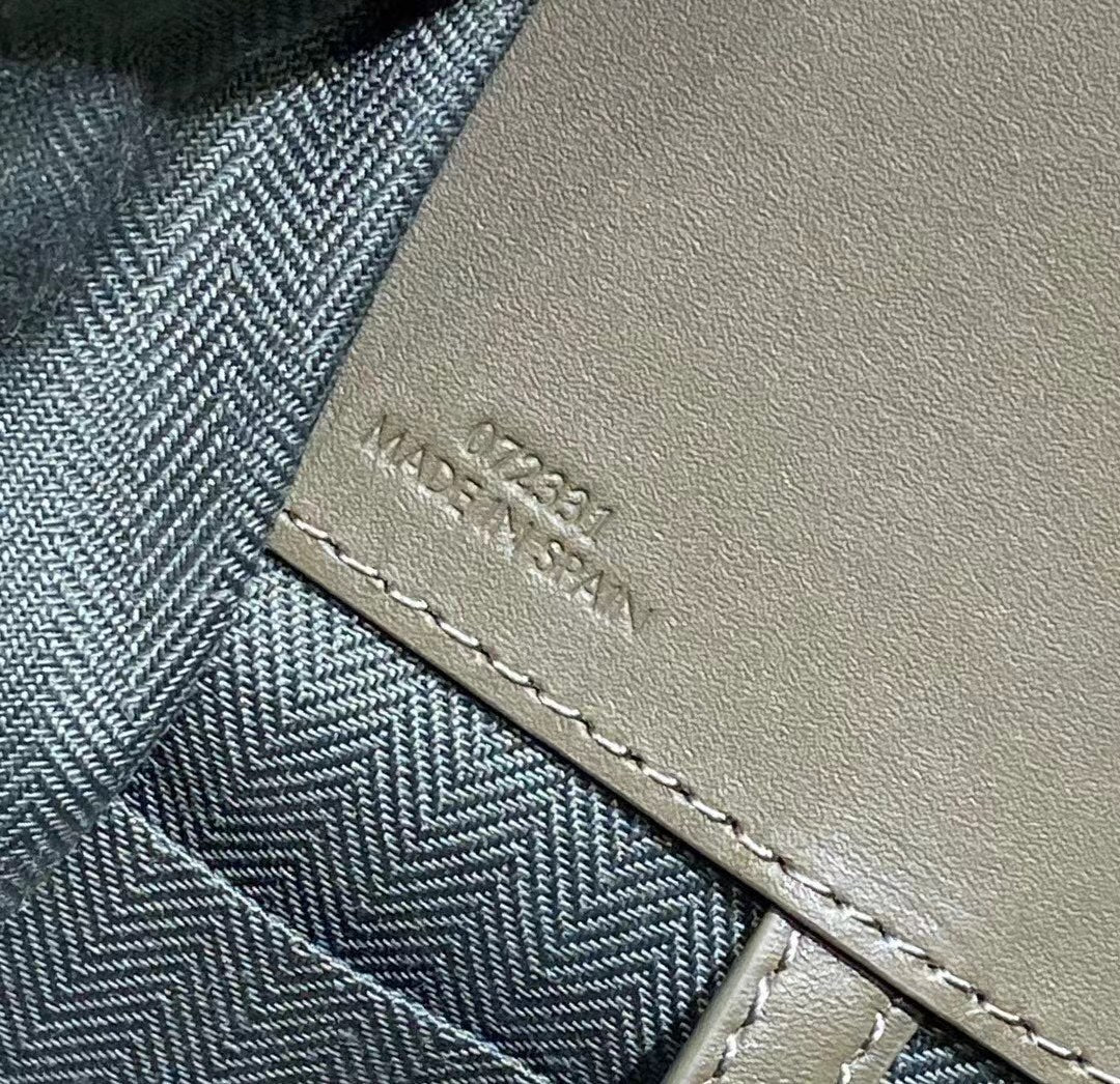 Сумка Loewe Hammock - атласная телячья кожа - маленькая - зеленая