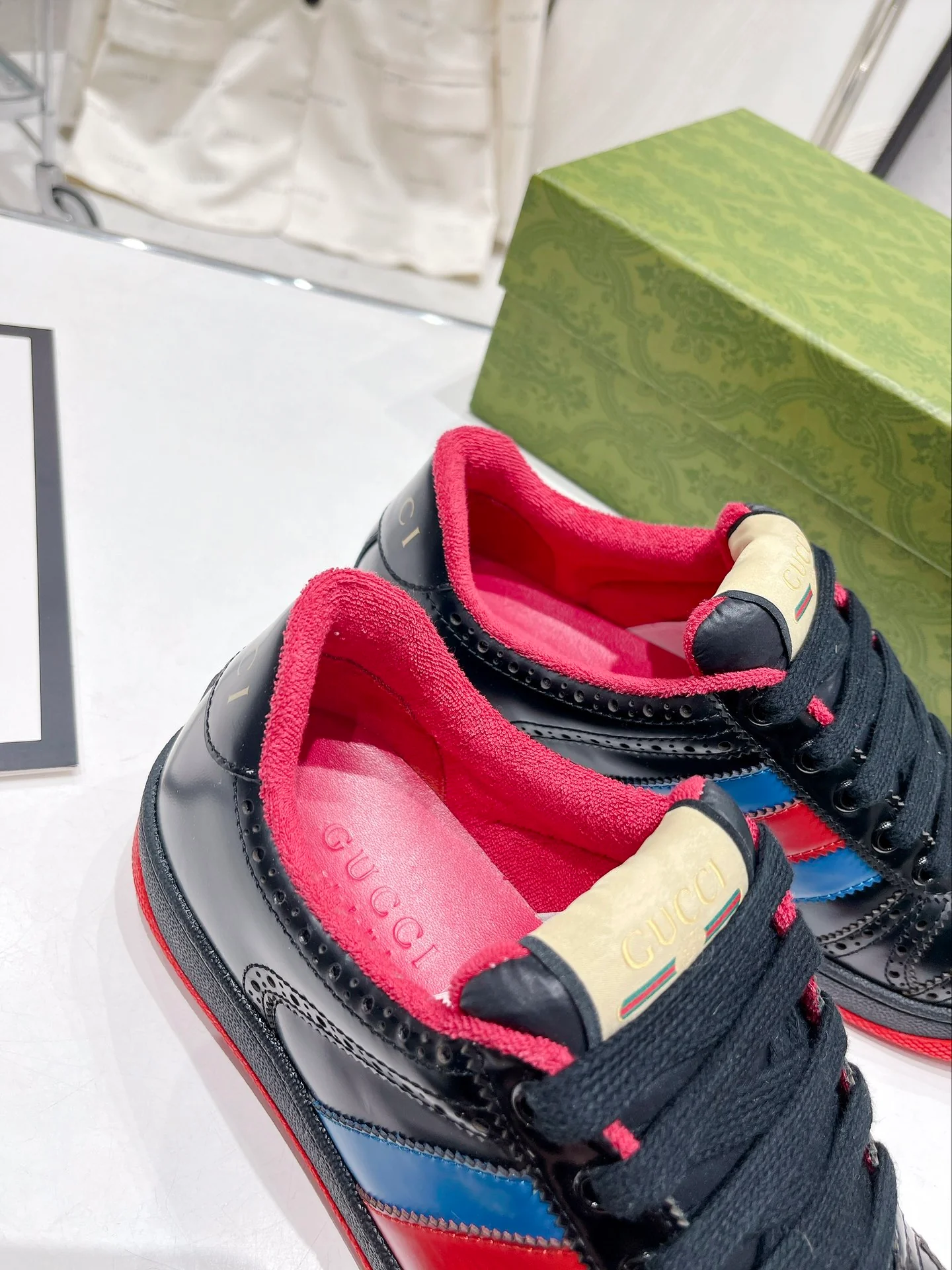 Gucci - Повседневные кроссовки - Парные - Черные