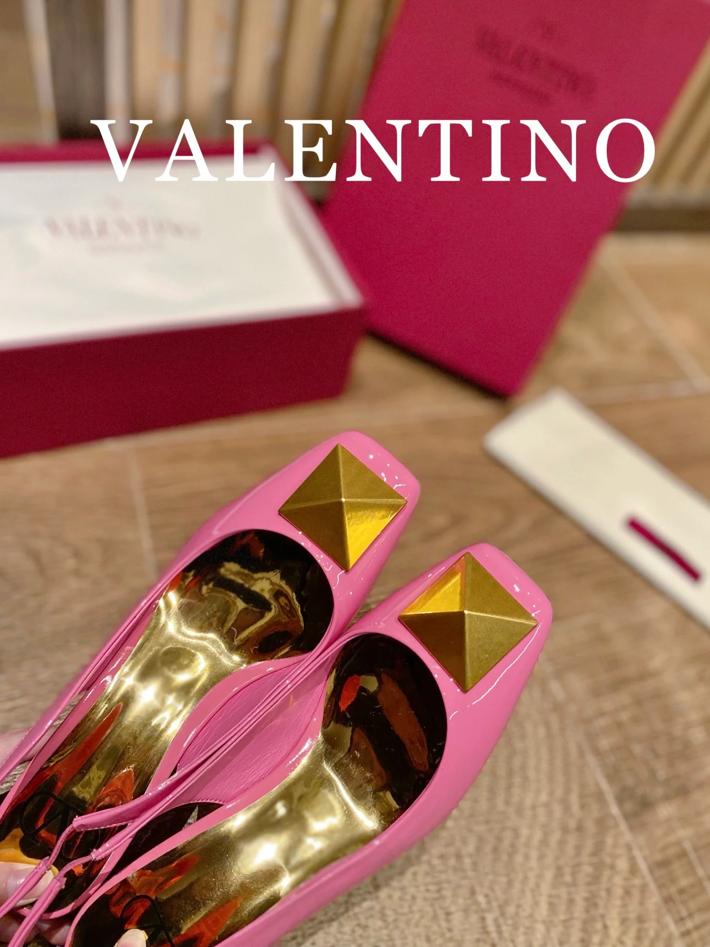 Valentino - Розовые туфли на массивном каблуке с квадратным носком