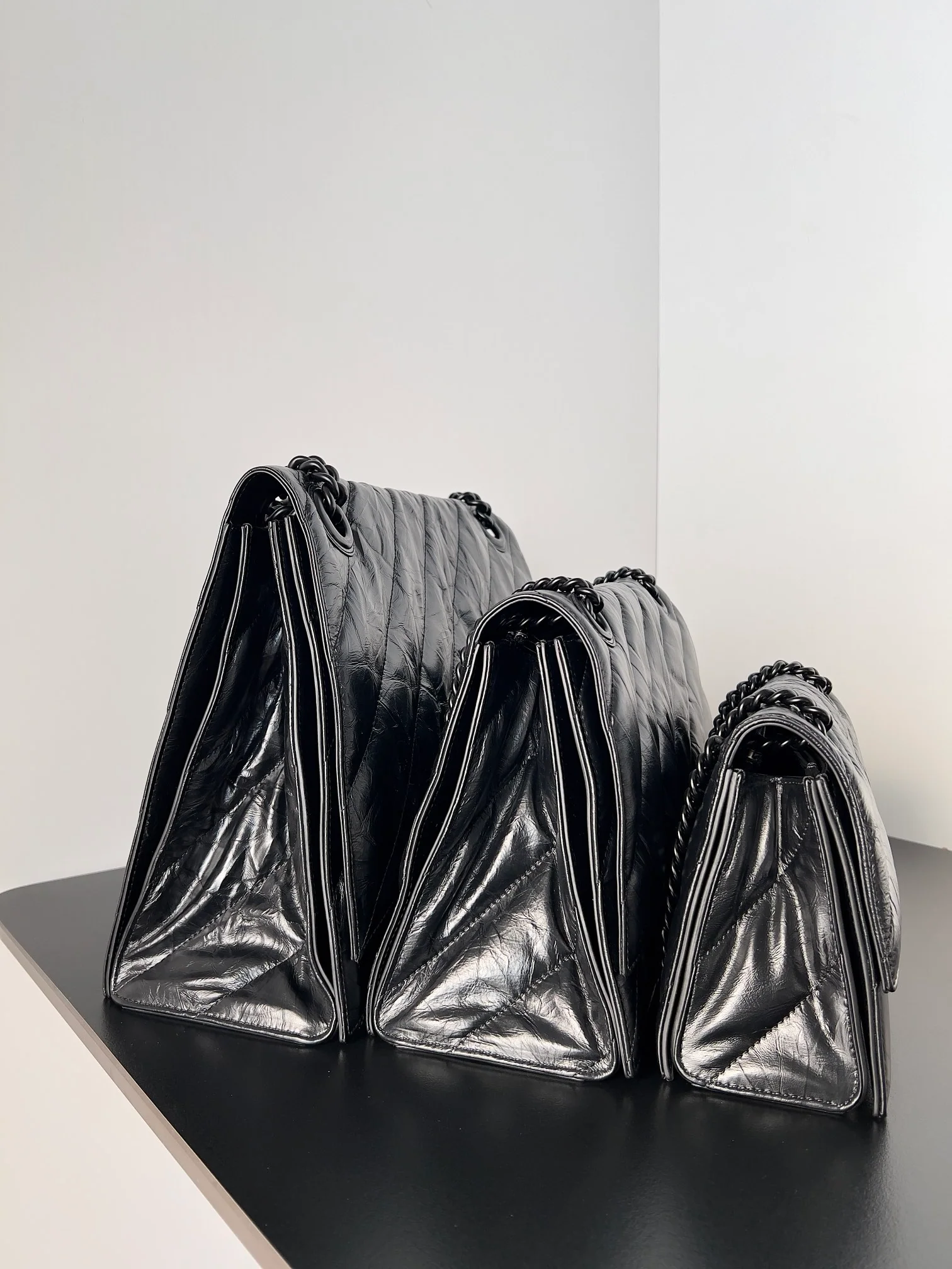 Сумка Balenciaga Chain Hourglass Bag - Маленькая, 25 см - Черная пряжка