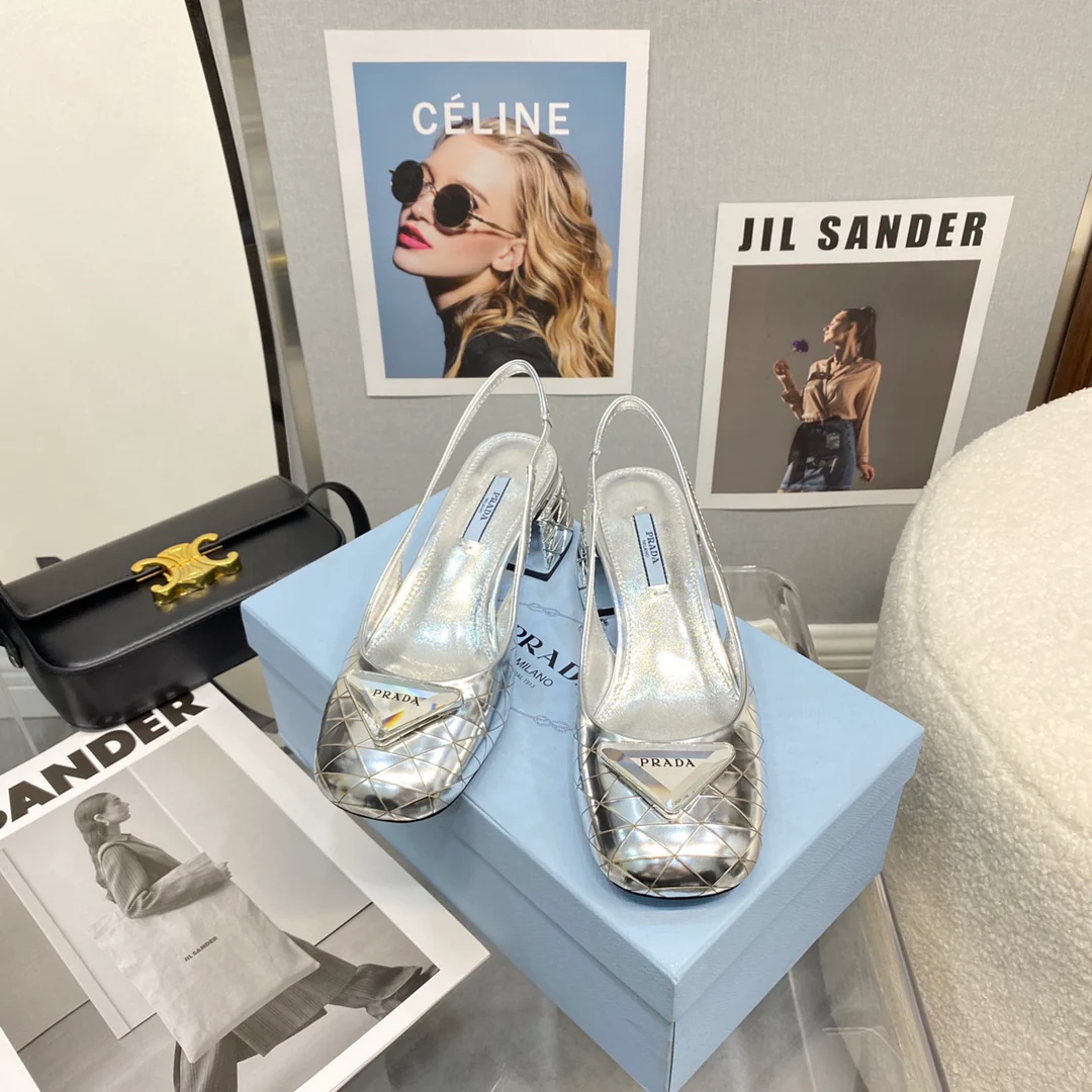 Туфли Prada - Туфли-мэри-джейн на низком каблуке от Prada - серебристые