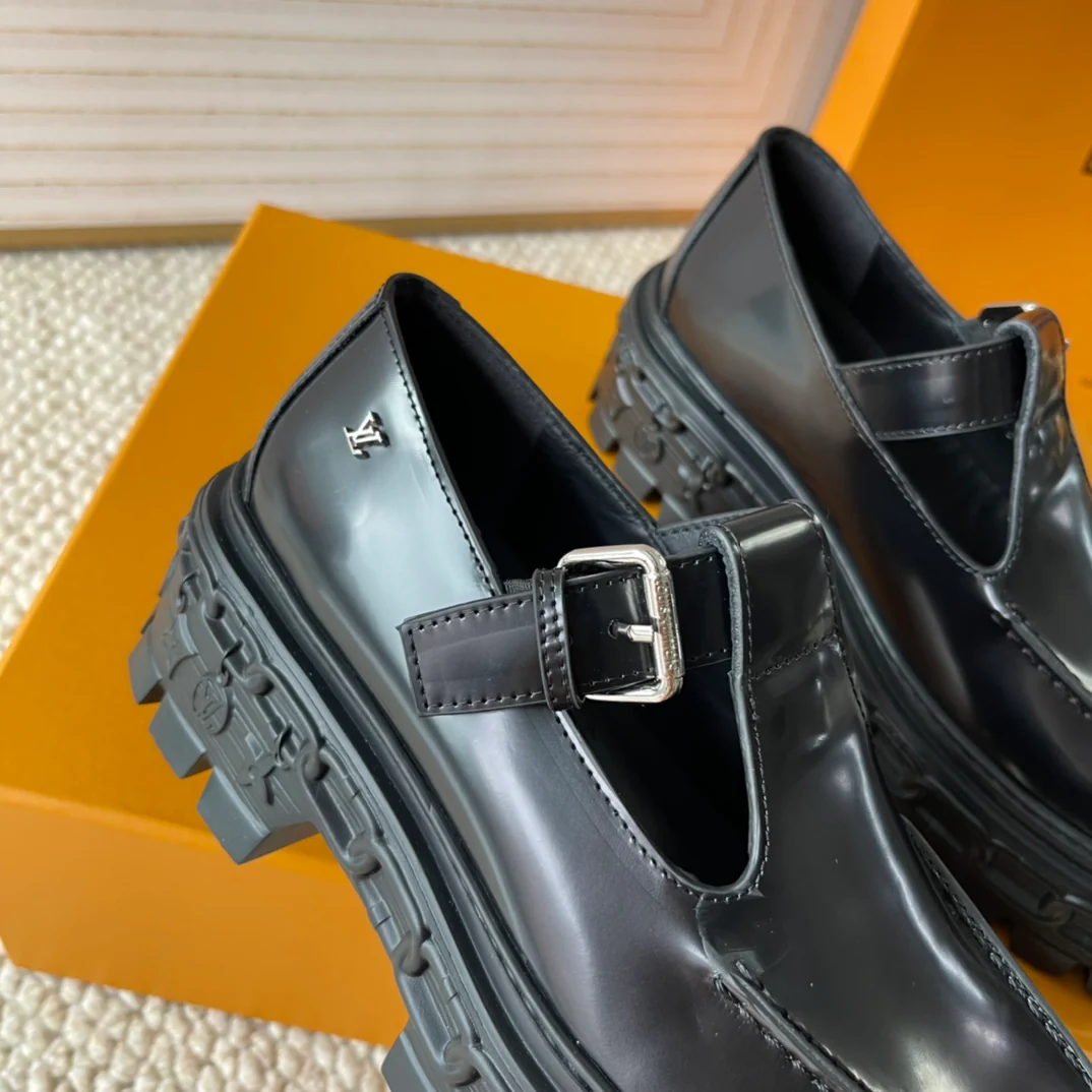 Лоферы на платформе LV-2024 - черные