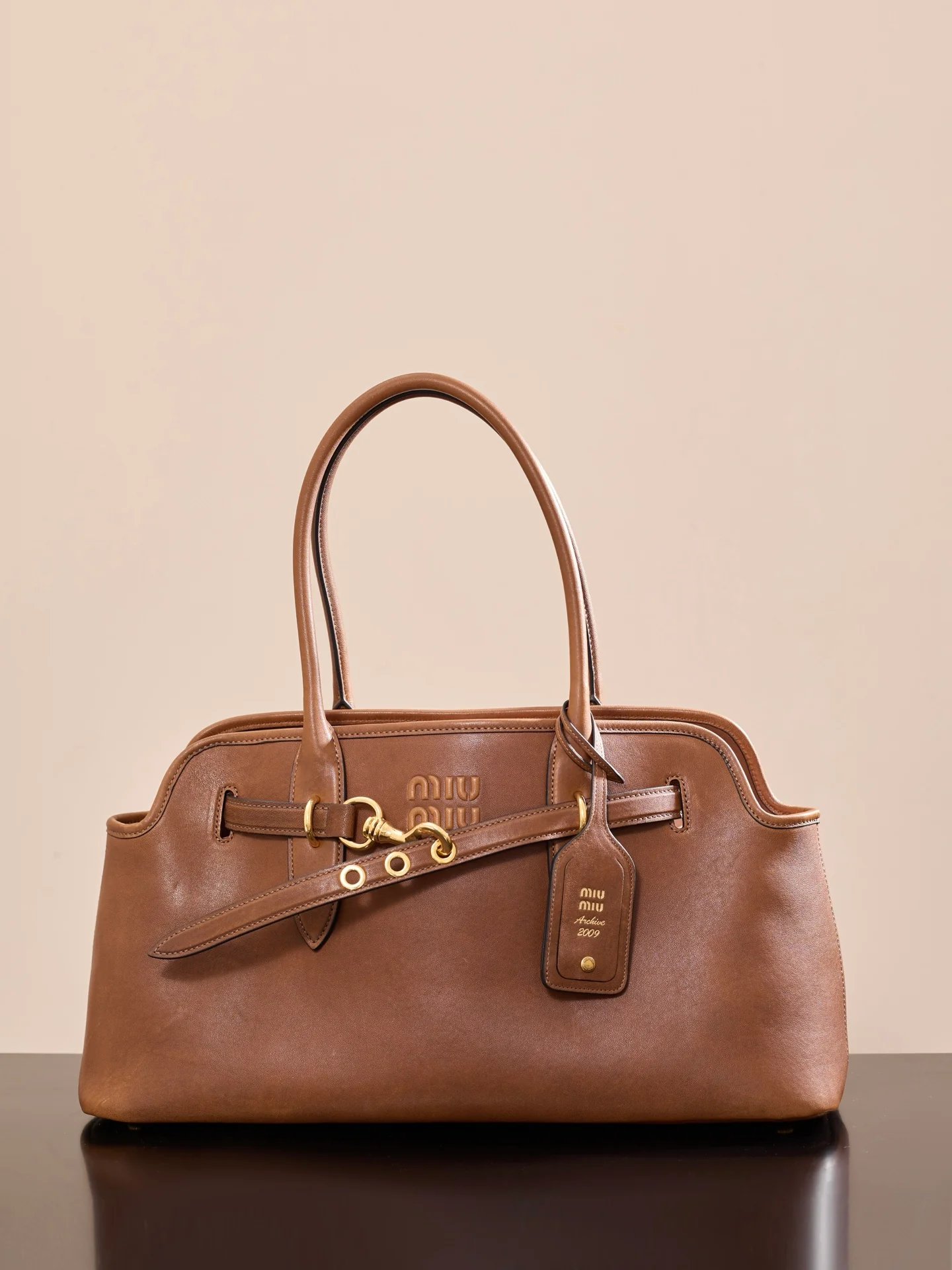 Сумка Miu Miu-5bg310m1680-????? из овечьей кожи, горизонтальная, коричневая.