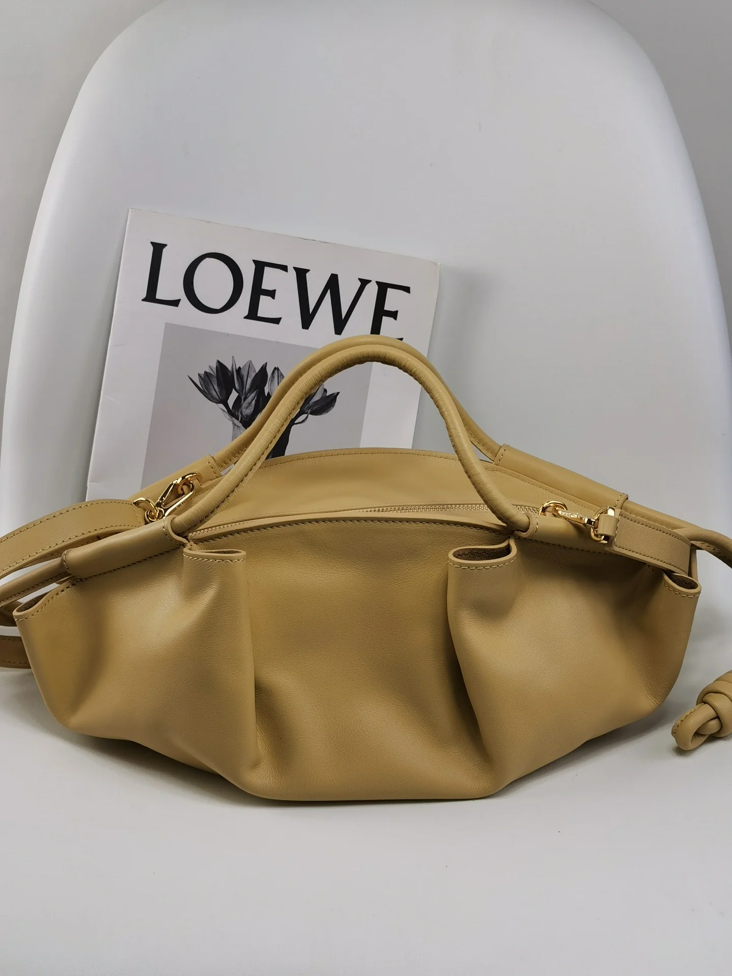 Сумка для прогулок Loewe Paseo - телячья кожа наппа - маленькая - песочно-желтая
