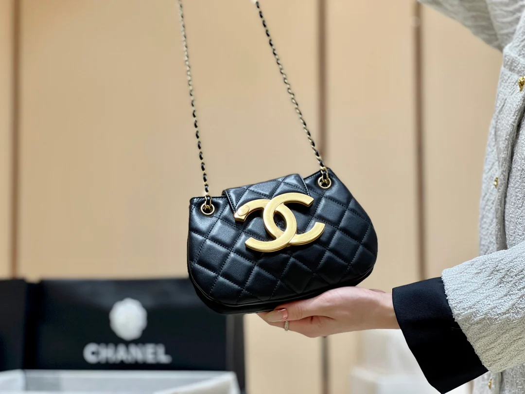 Chanel - Новая большая сумка-мессенджер с двойной буквой C - Черная