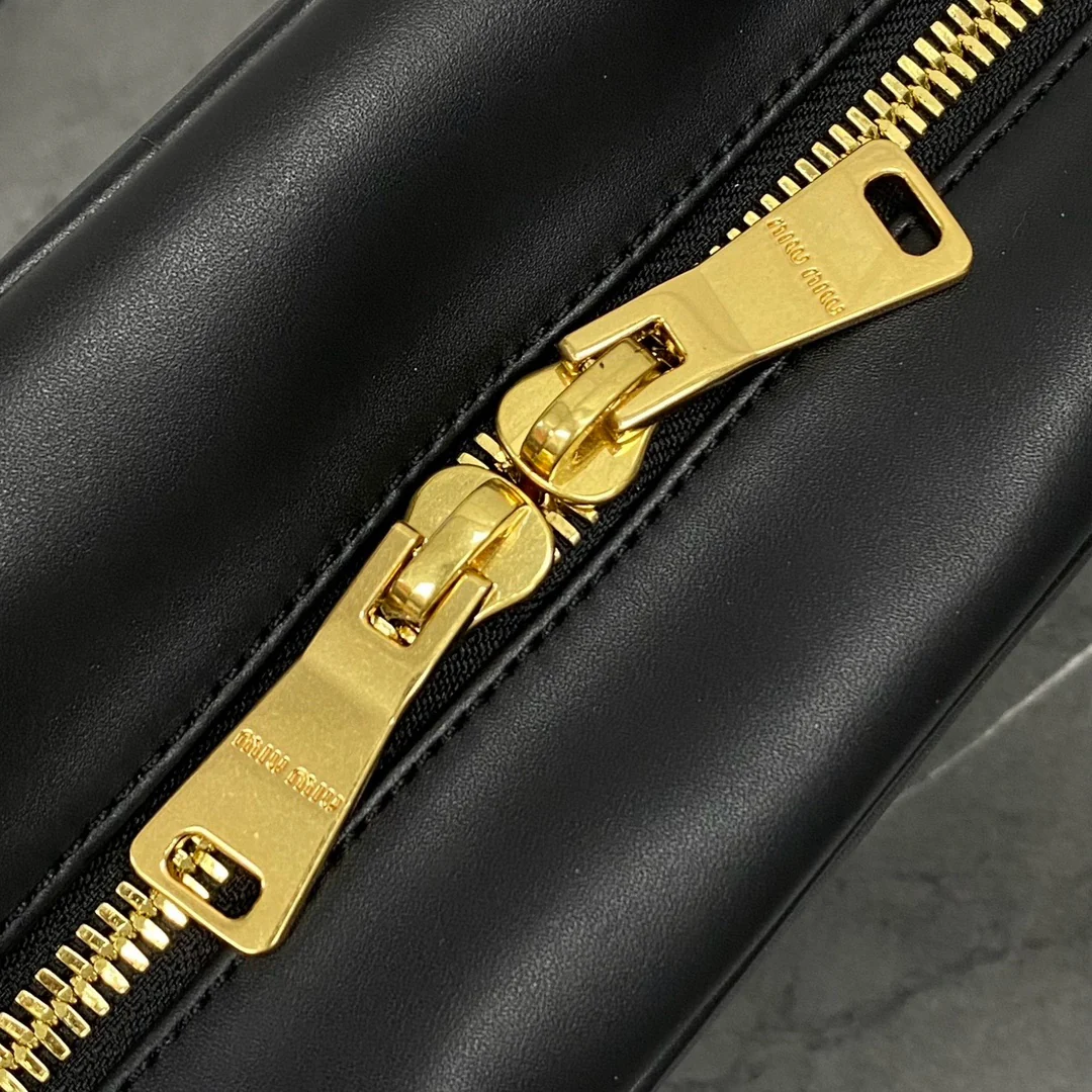 Сумки и портфели Miu Miu-beau