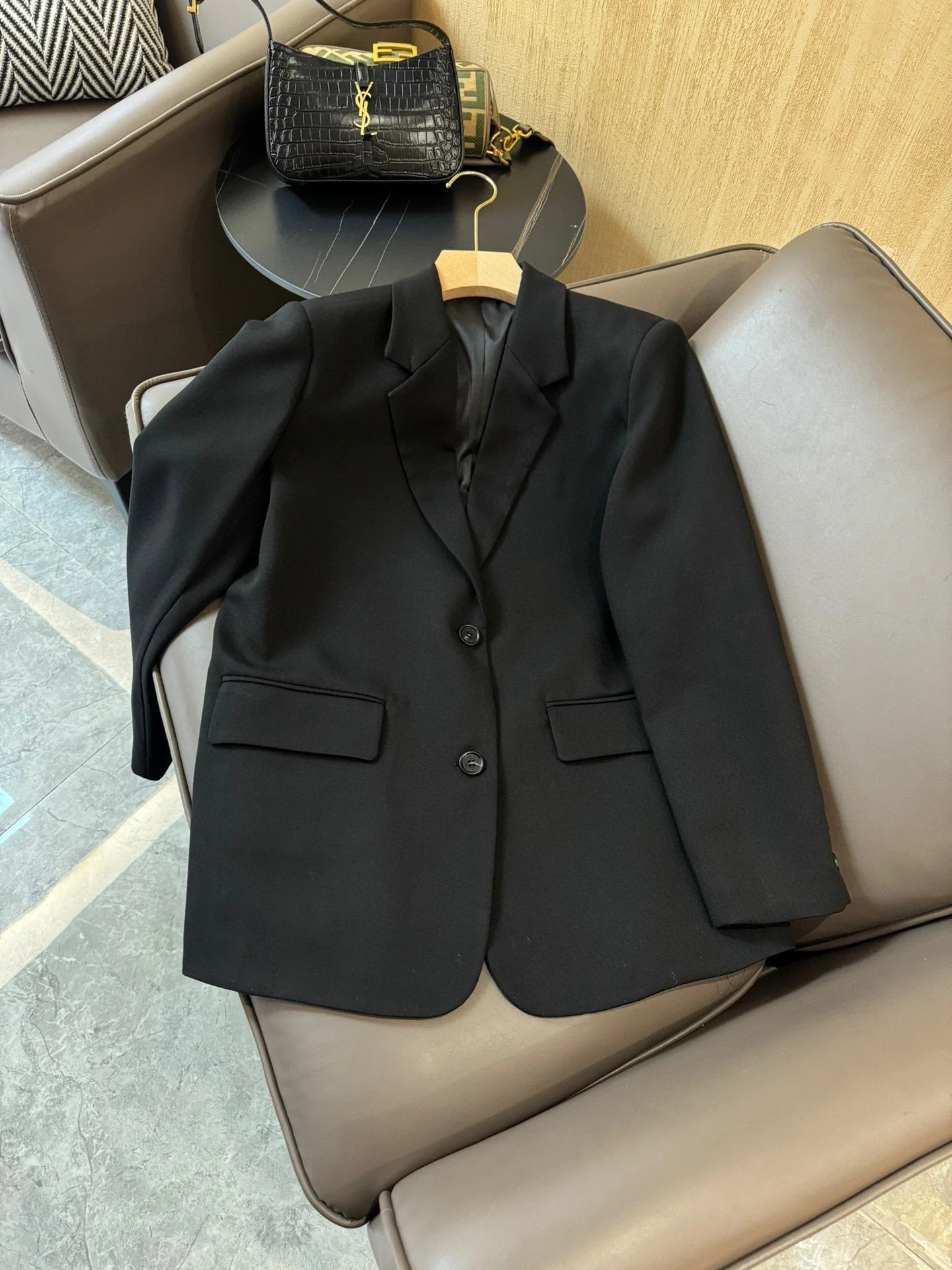 Новый пиджак Chanel 2403-4SS