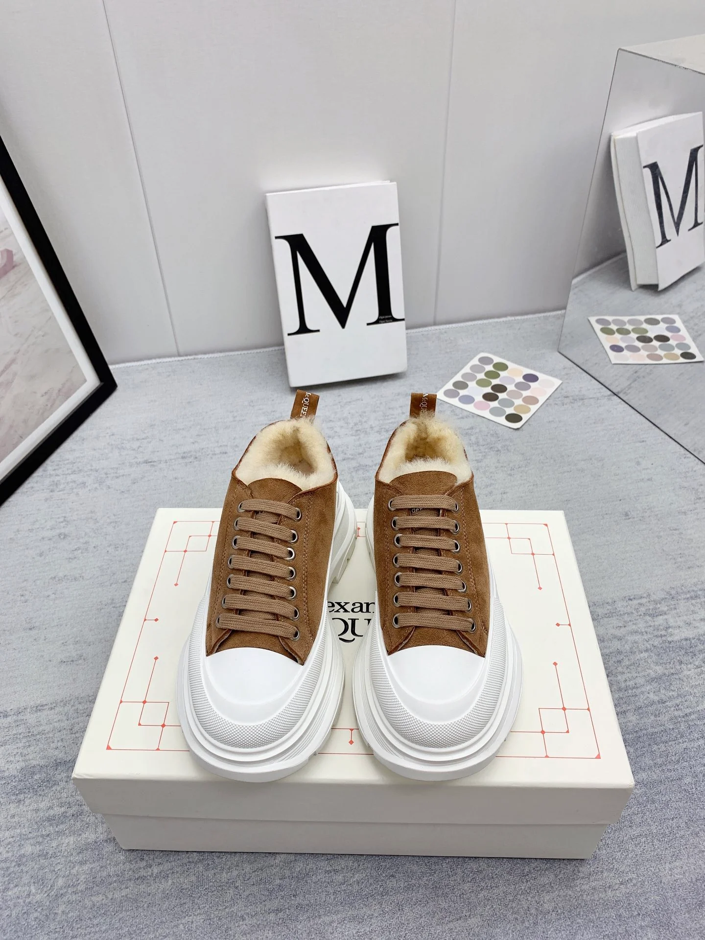 McQueen - Кроссовки с меховой отделкой - Модель унисекс