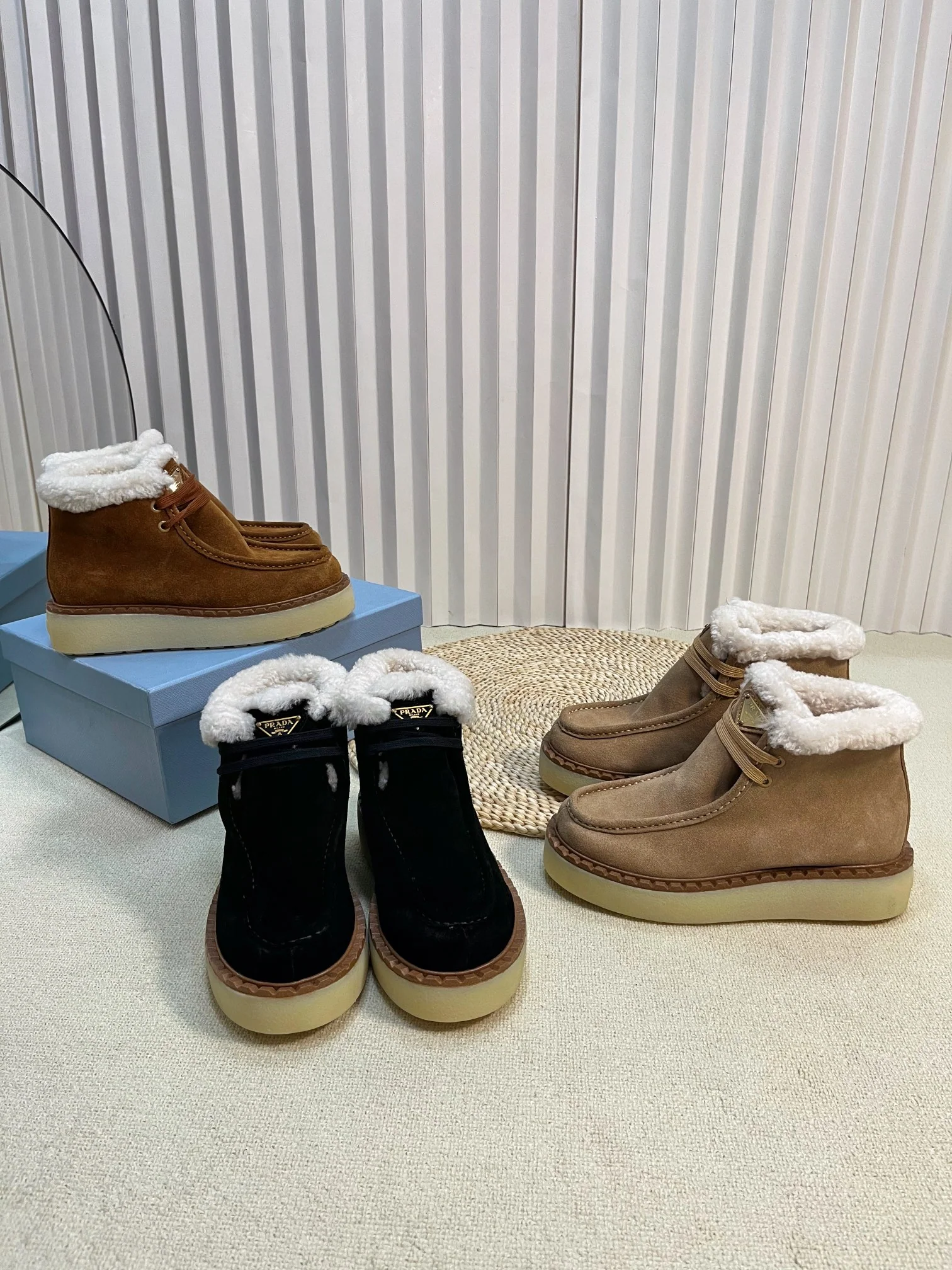 Шерстяные сапоги Prada 2024 — изображение из коллекции