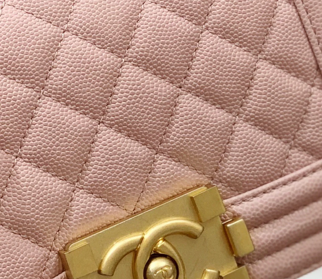 Chanel-boy-20cm-24