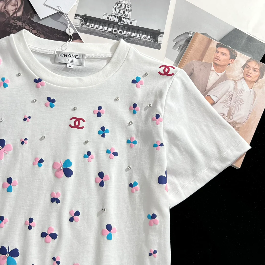 Chanel 2403 - Высококачественная работа, узор из пайеток в виде четырехлистного клевера, художественная хлопковая футболка с круглым вырезом - белая