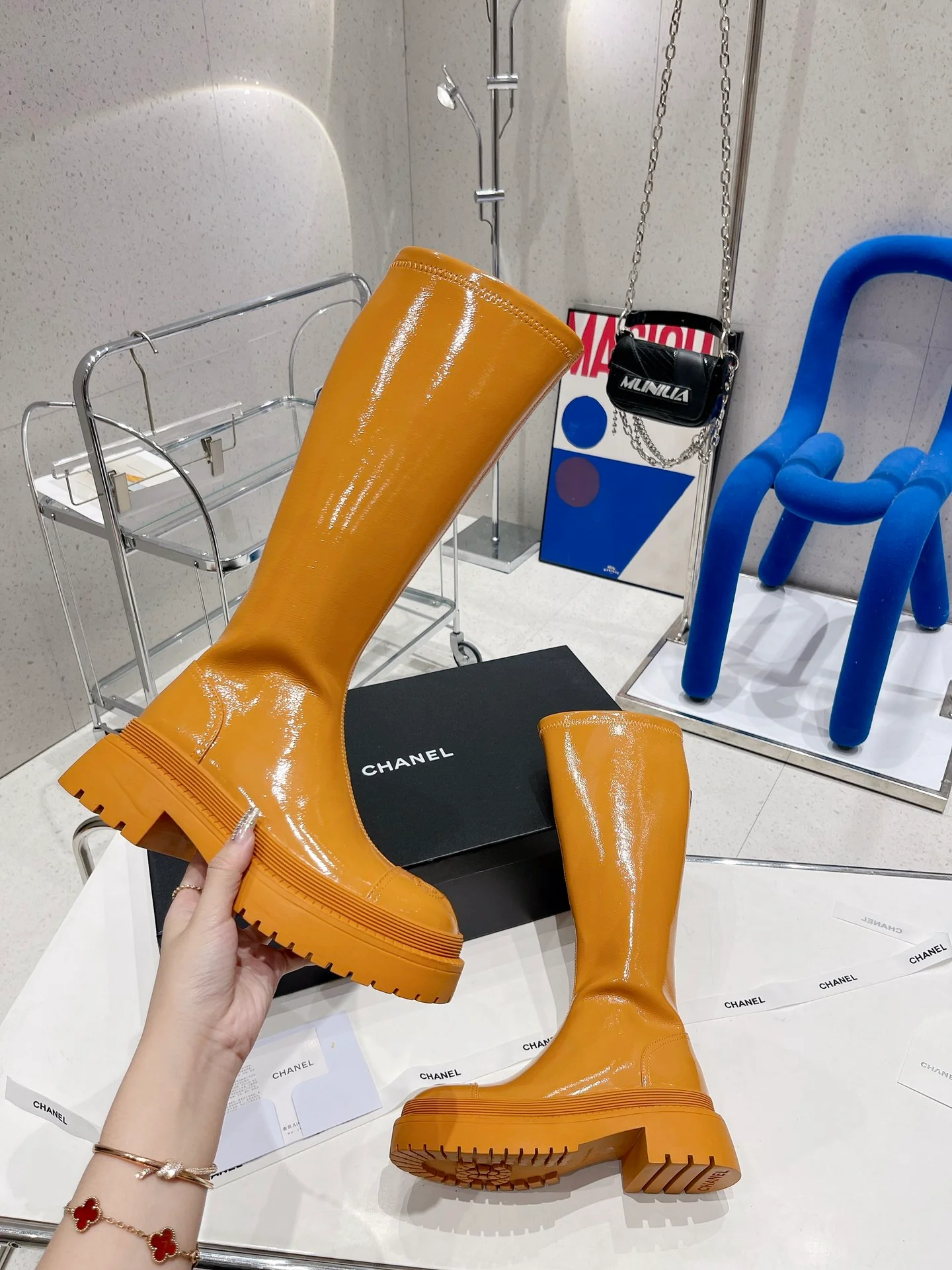 Ботинки Chanel на платформе с эластичным поясом - бежево-желтые