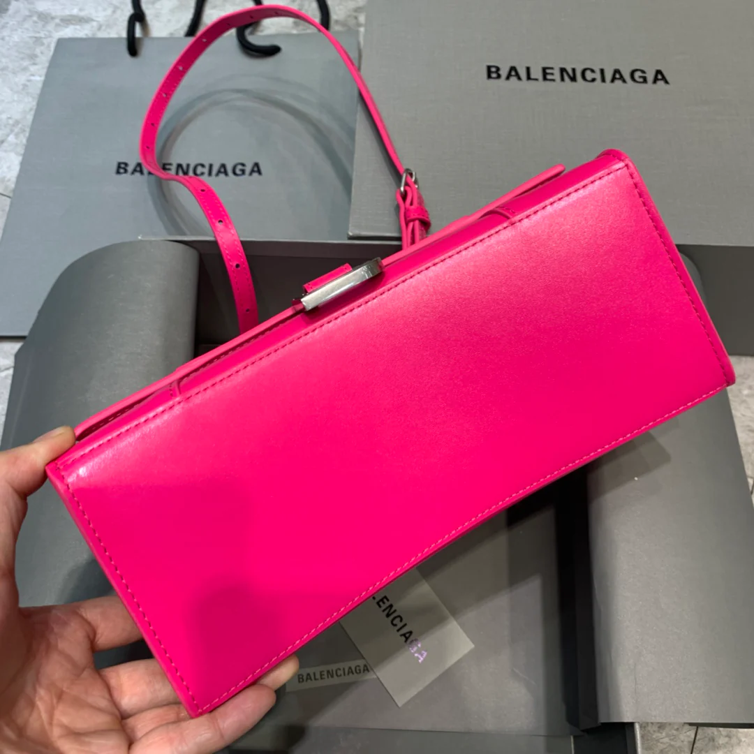 Сумка Balenciaga Hourglass - розово-красная, из гладкой кожи.