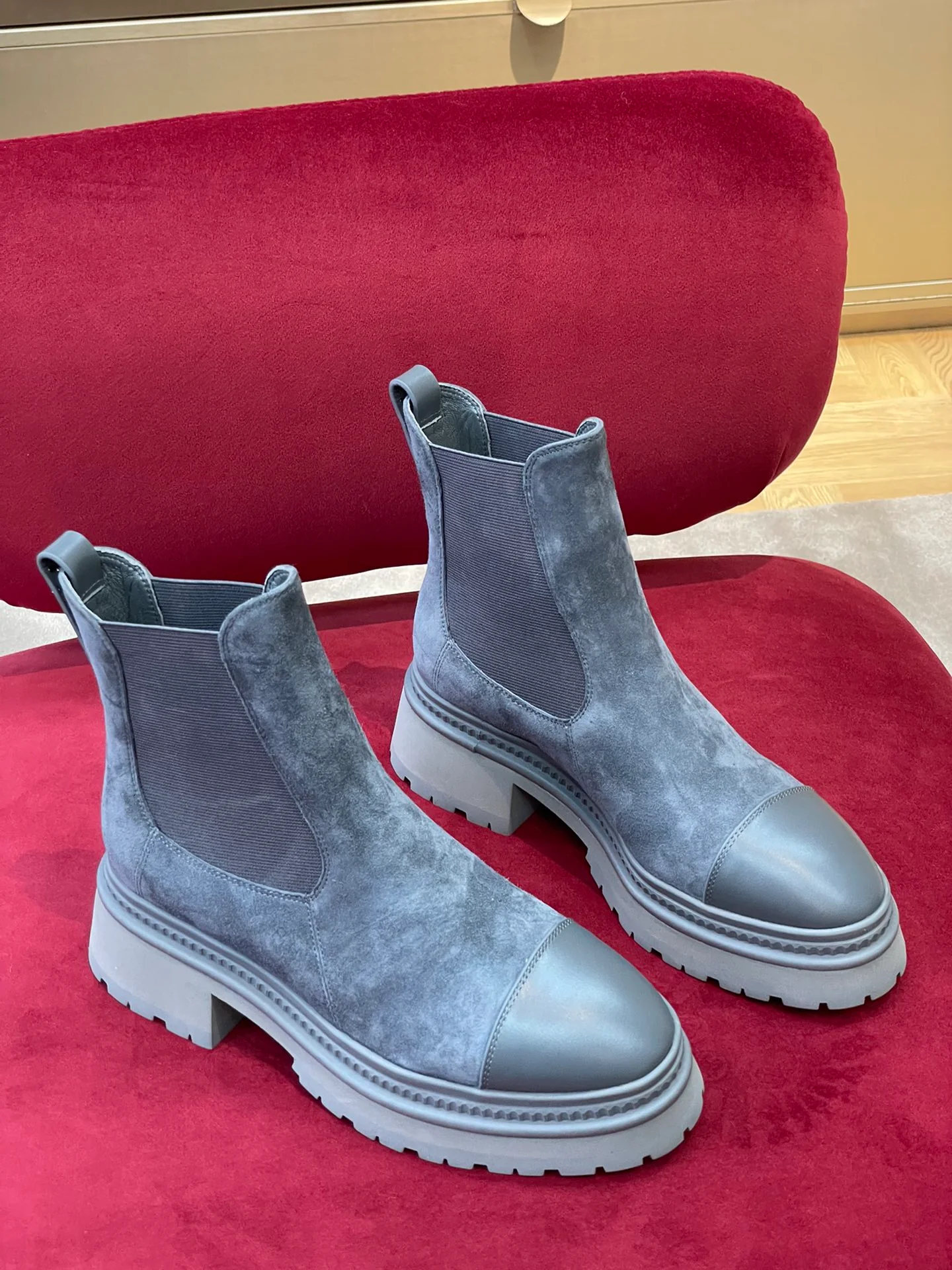 Ботинки челси Chanel из осенне-зимней коллекции — размеры 35-43