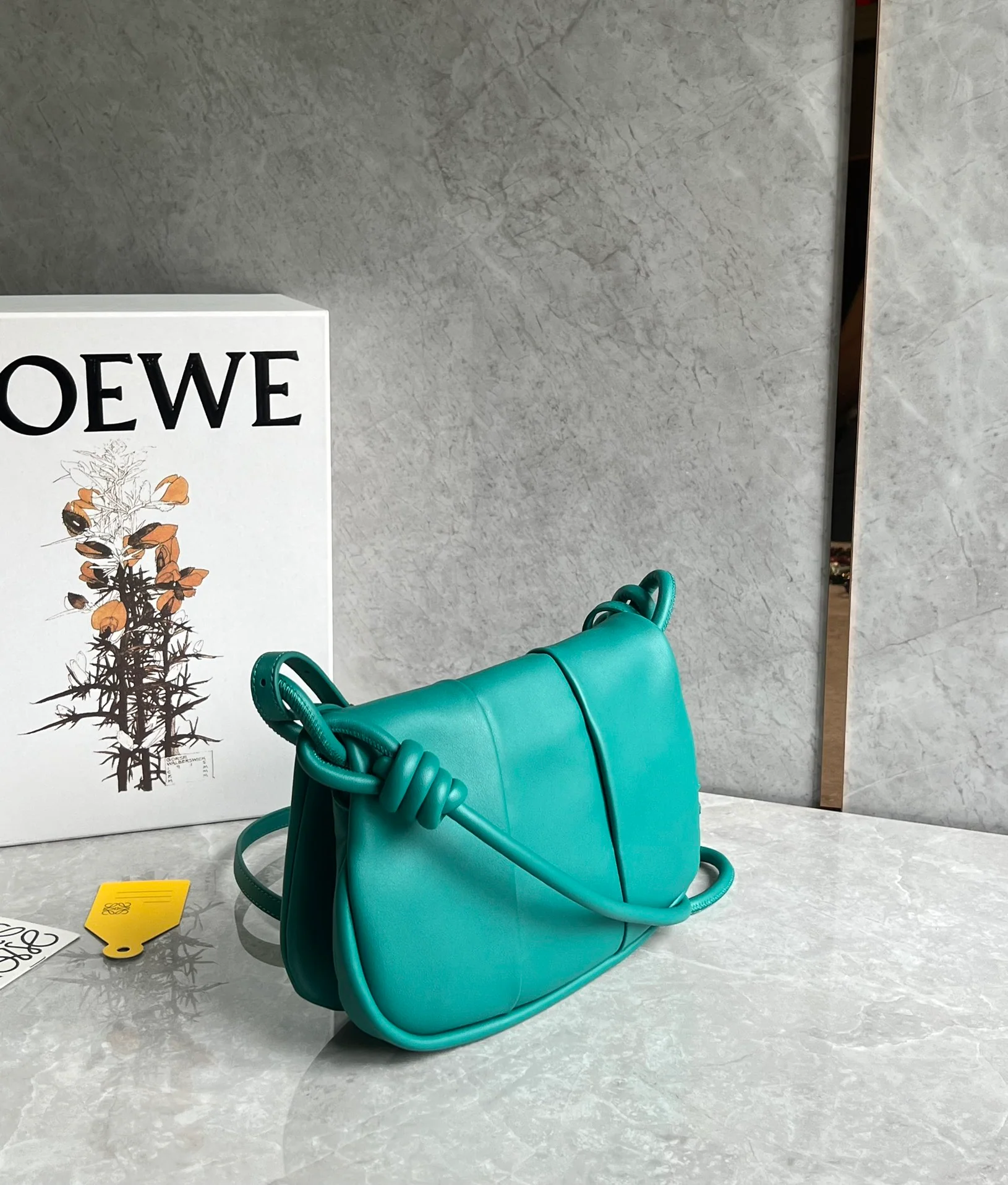 Сумка через плечо Loewe Paseo - изумрудно-зеленая