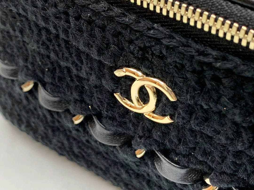 Новинка весны 2022 года от Chanel - Плетеный квадратный узор - Черный