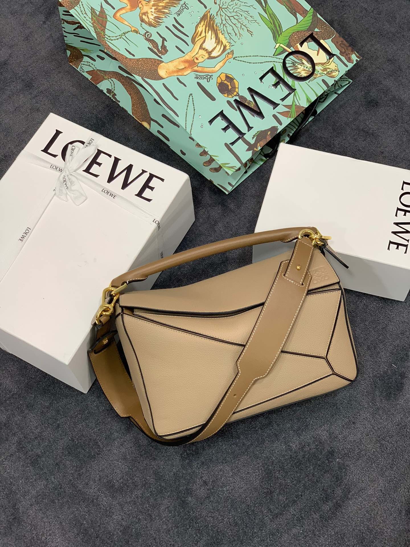 Сумка Loewe Puzzle, телячья кожа, средний размер, 12.