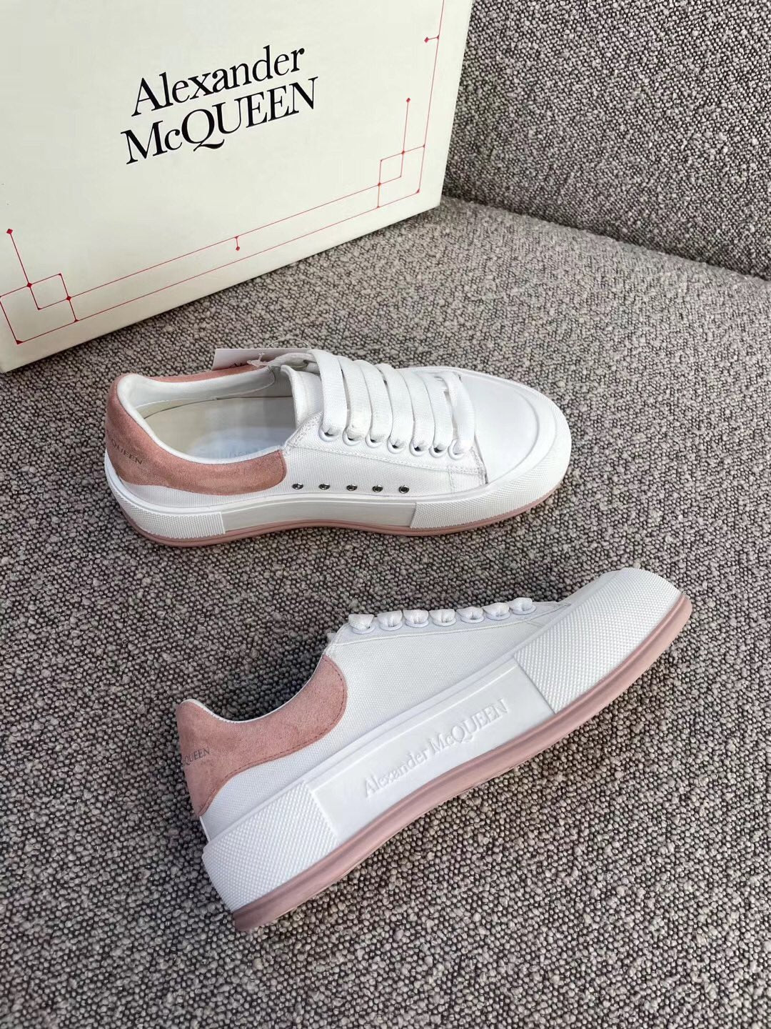 Низкие парусиновые кеды McQueen - белые.