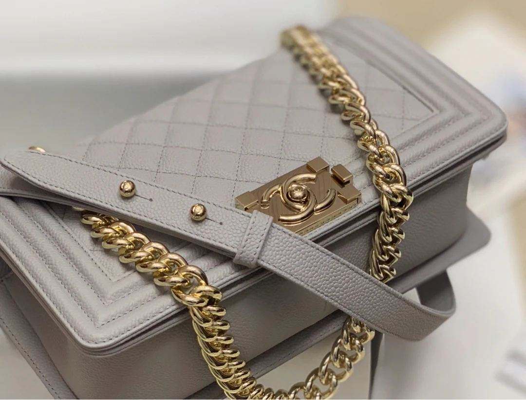 Chanel Boy 25 см 42