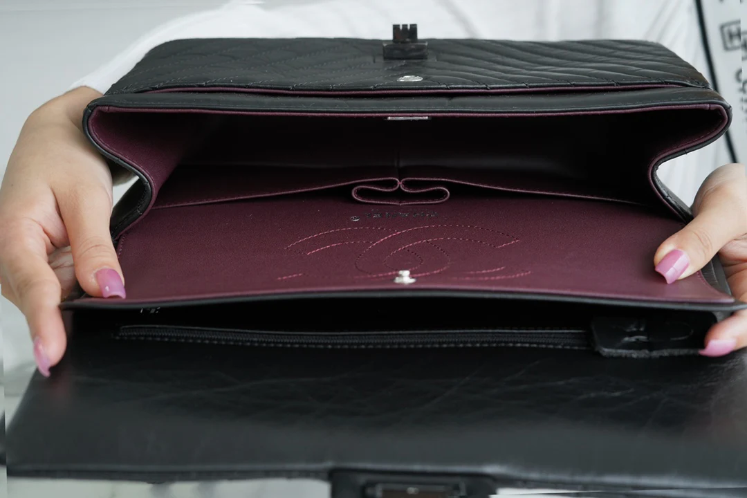 Chanel 2-55 - Черная застежка с V-образным узором - Кожа теленка, длина 28 см