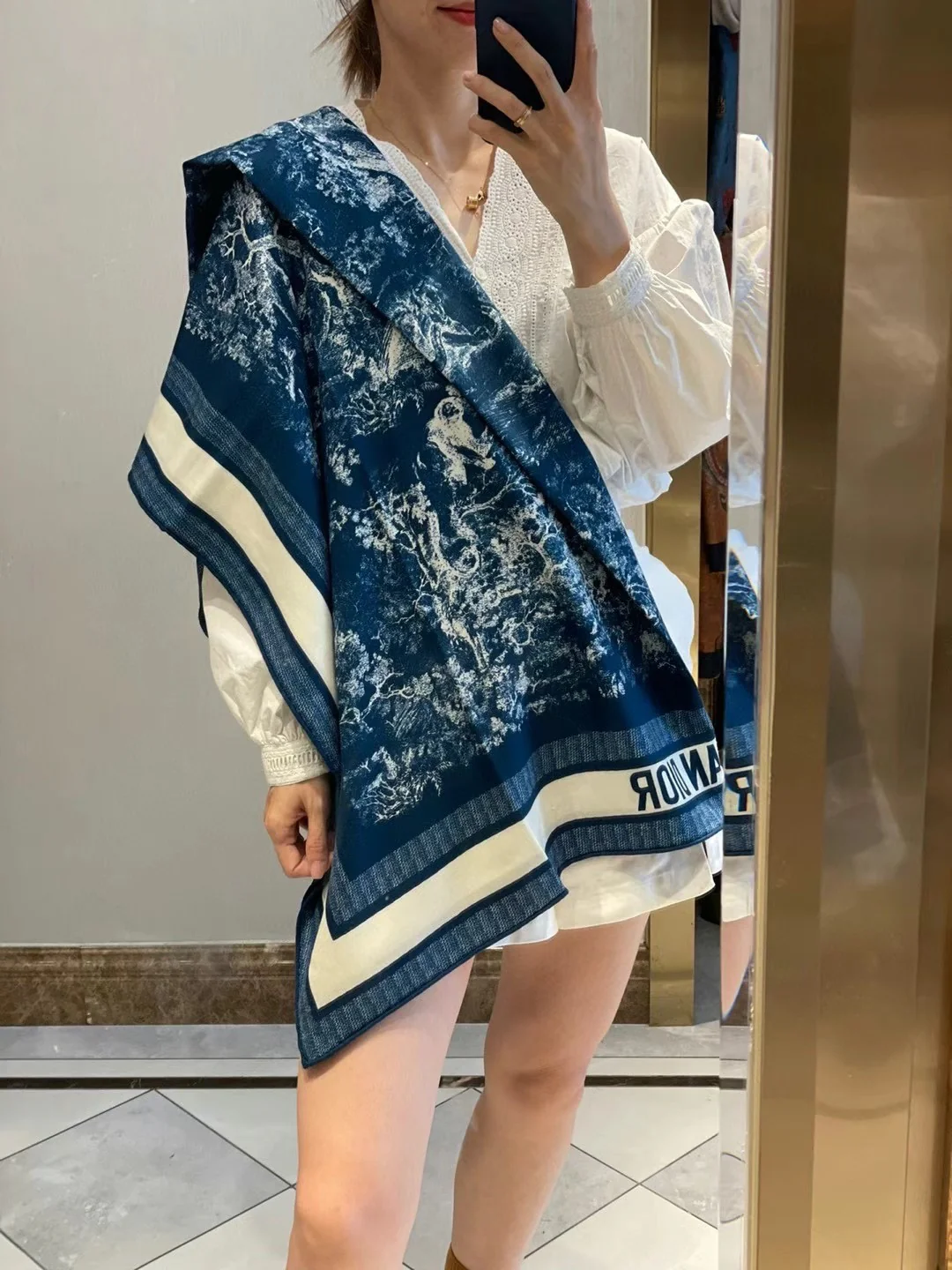 Dior - Роспись на бархатном квадратном шарфе от Joui - 110 см - 110 см - 1