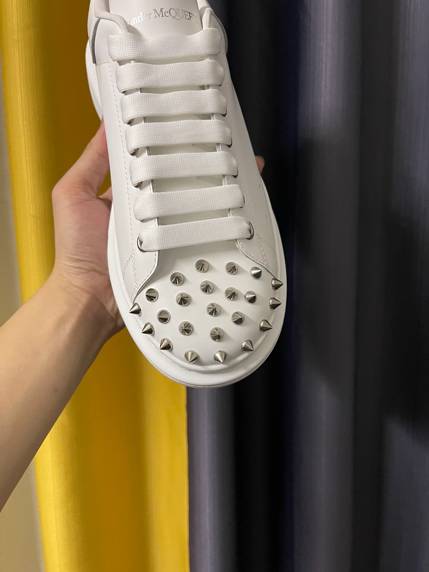 Классические белые кроссовки McQueen - унисекс - полностью из белой кожи - с острым носком