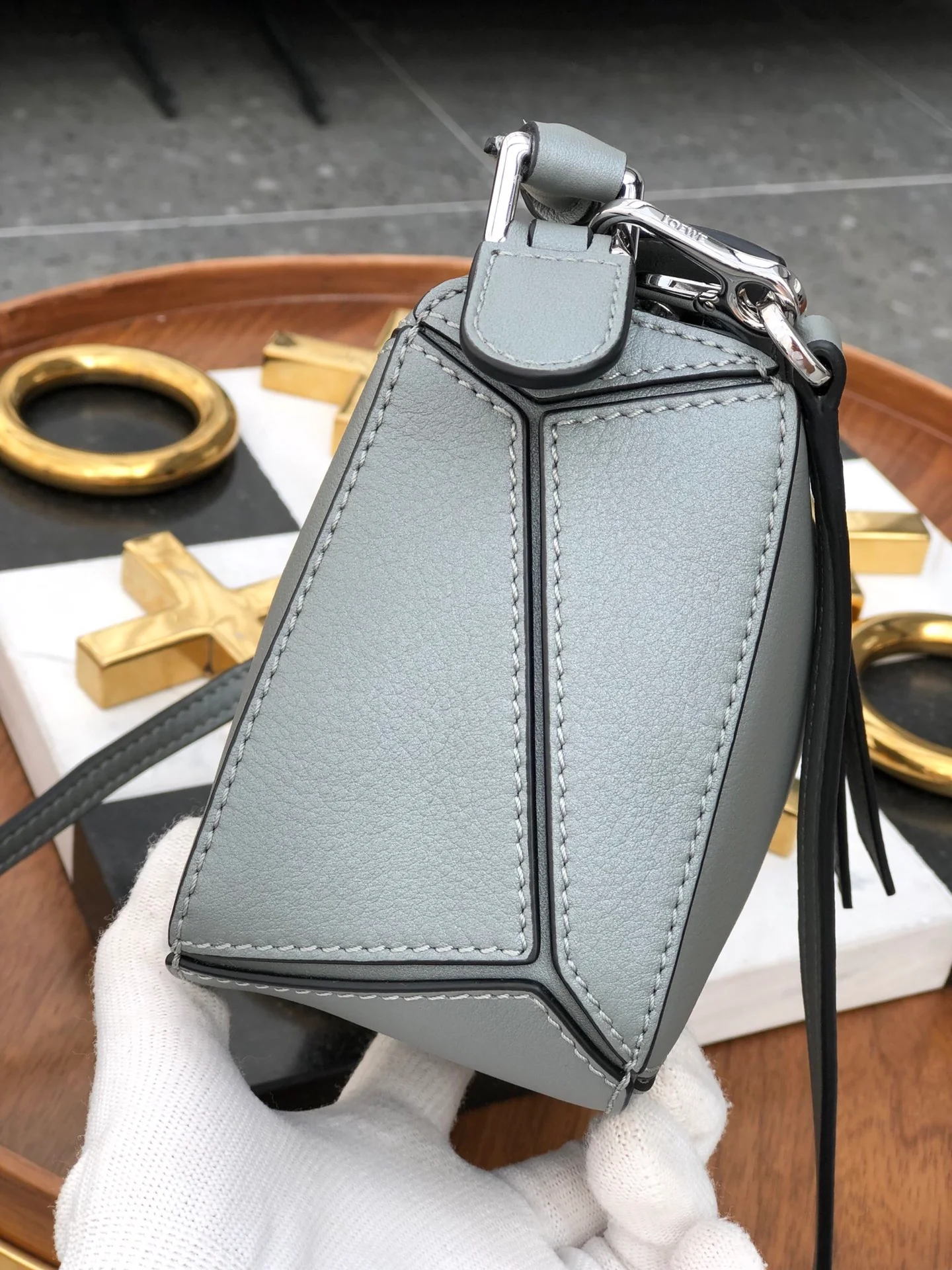 Мини-сумка Loewe Puzzle Bag из телячьей кожи - 6