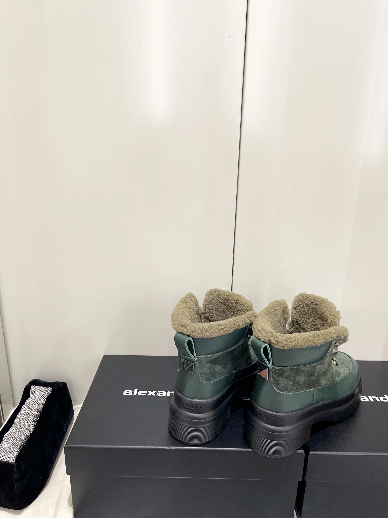 Новинка сезона осень/зима 2022 от Valentino - Снежные сапоги - 1