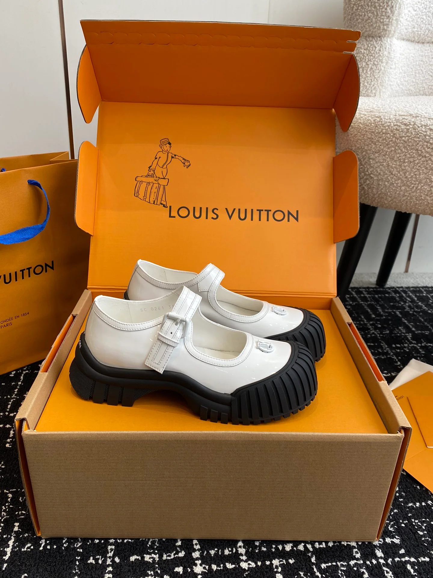 LV-2024 Туфли Мэри Джейн - Белые