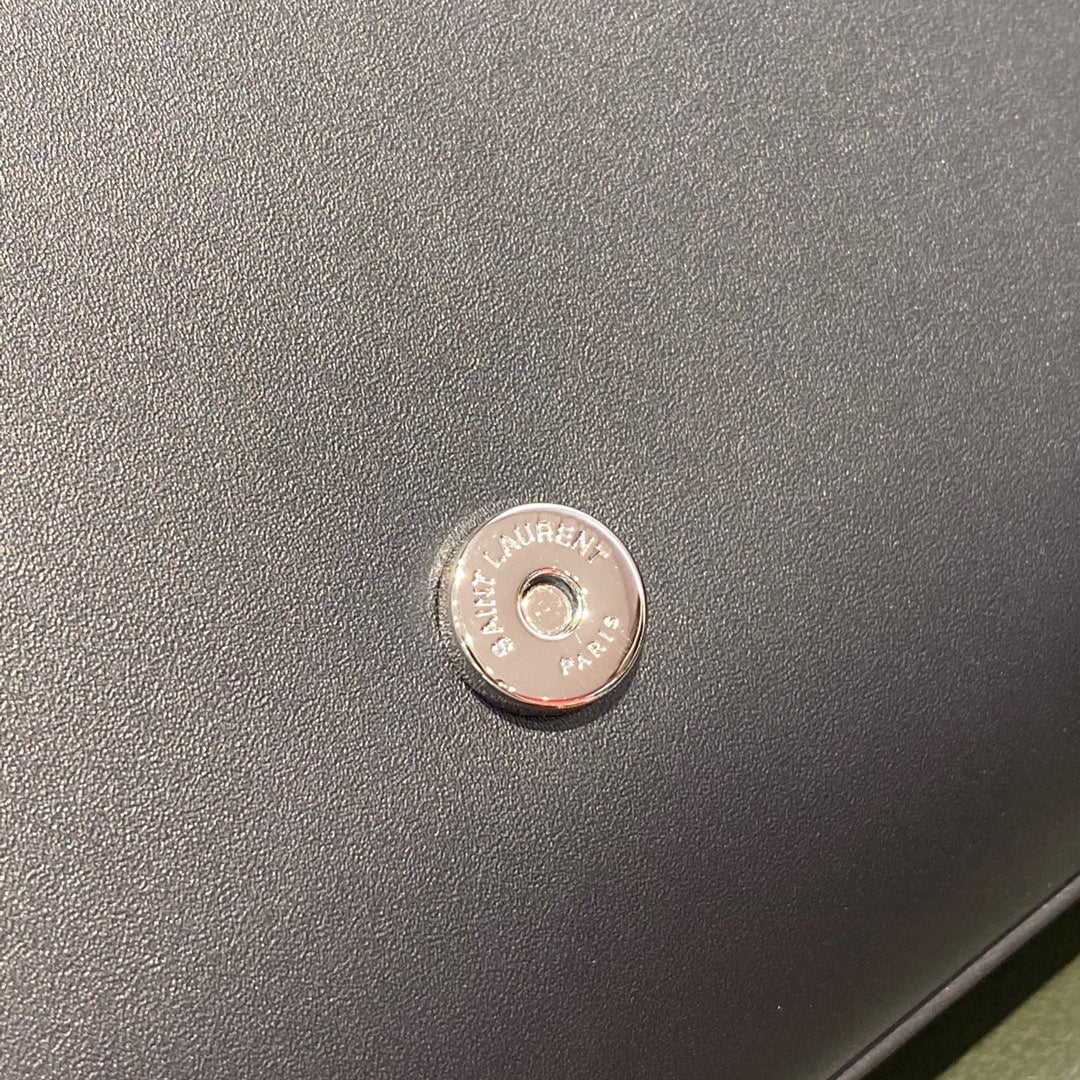 Черная сумка-кроссбоди YSL Kate с цепочкой и серебряной пряжкой