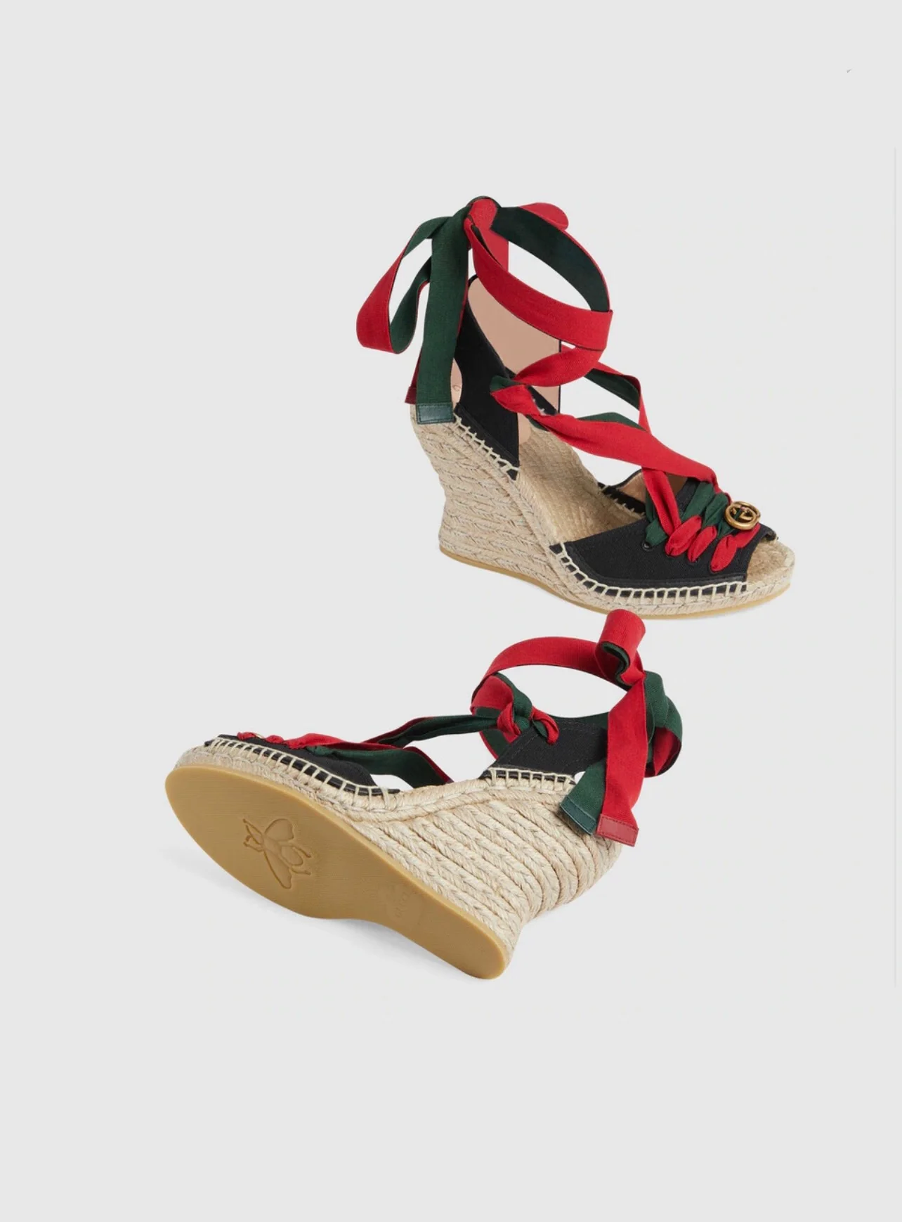 Новинка весны 2023 года от Gucci - Соломенные сандалии на танкетке - Черные