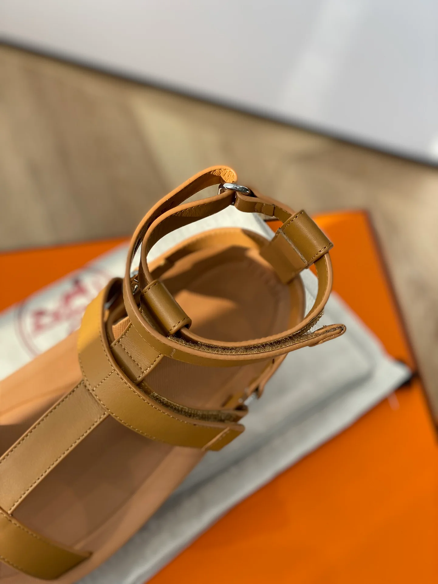 Римские сандалии на платформе Hermes