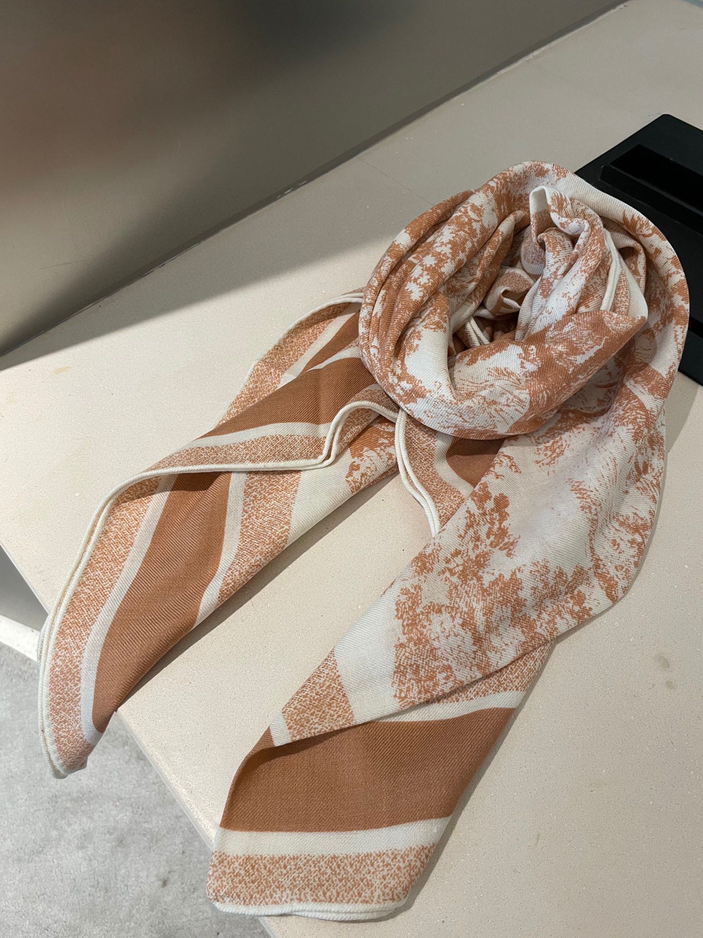 Dior - Квадратный шарф с рисунком в виде брызг краски - 140 см - Шелк и кашемир - Верблюжий цвет