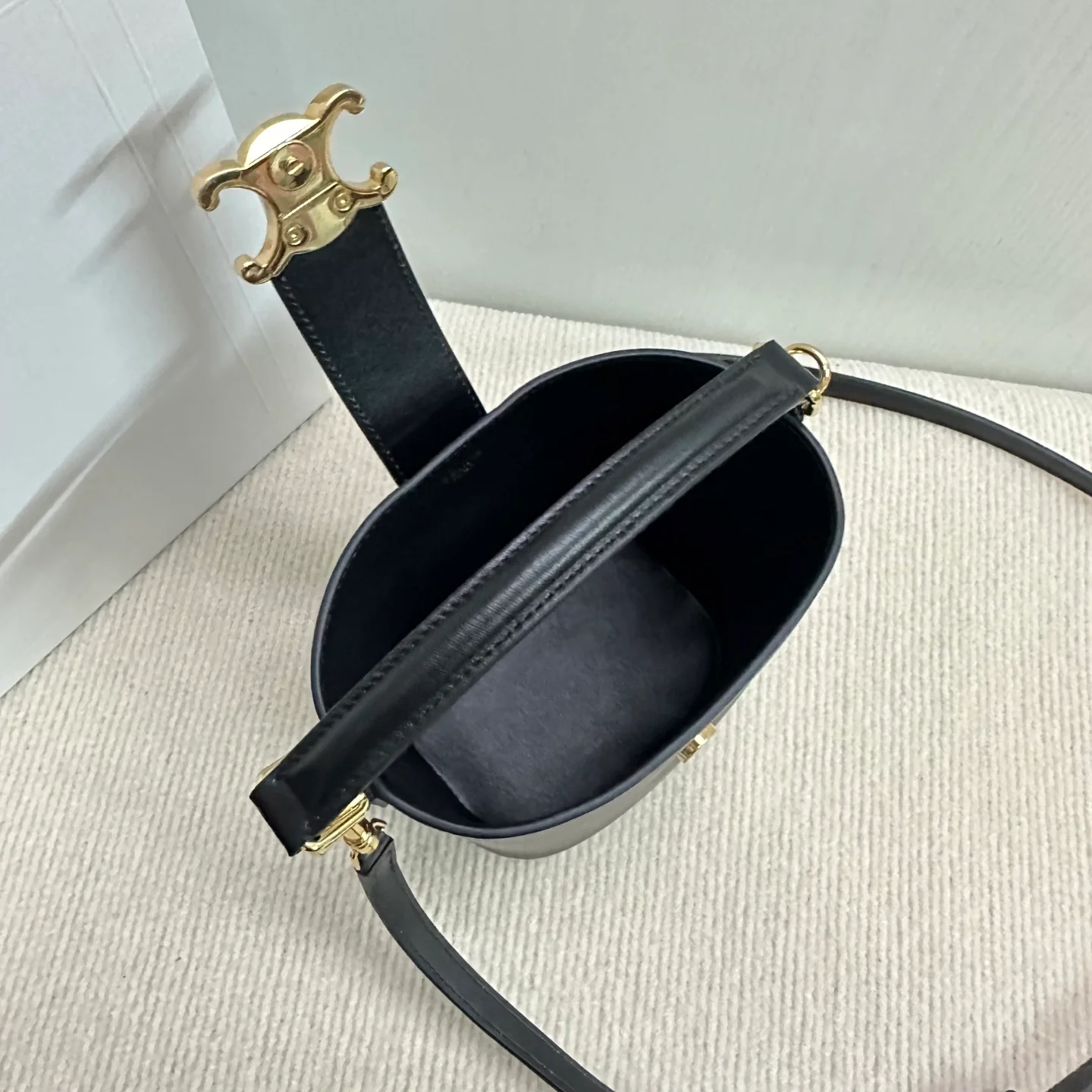 Сумка-ведро Celine Triomphe - Мини - Черная