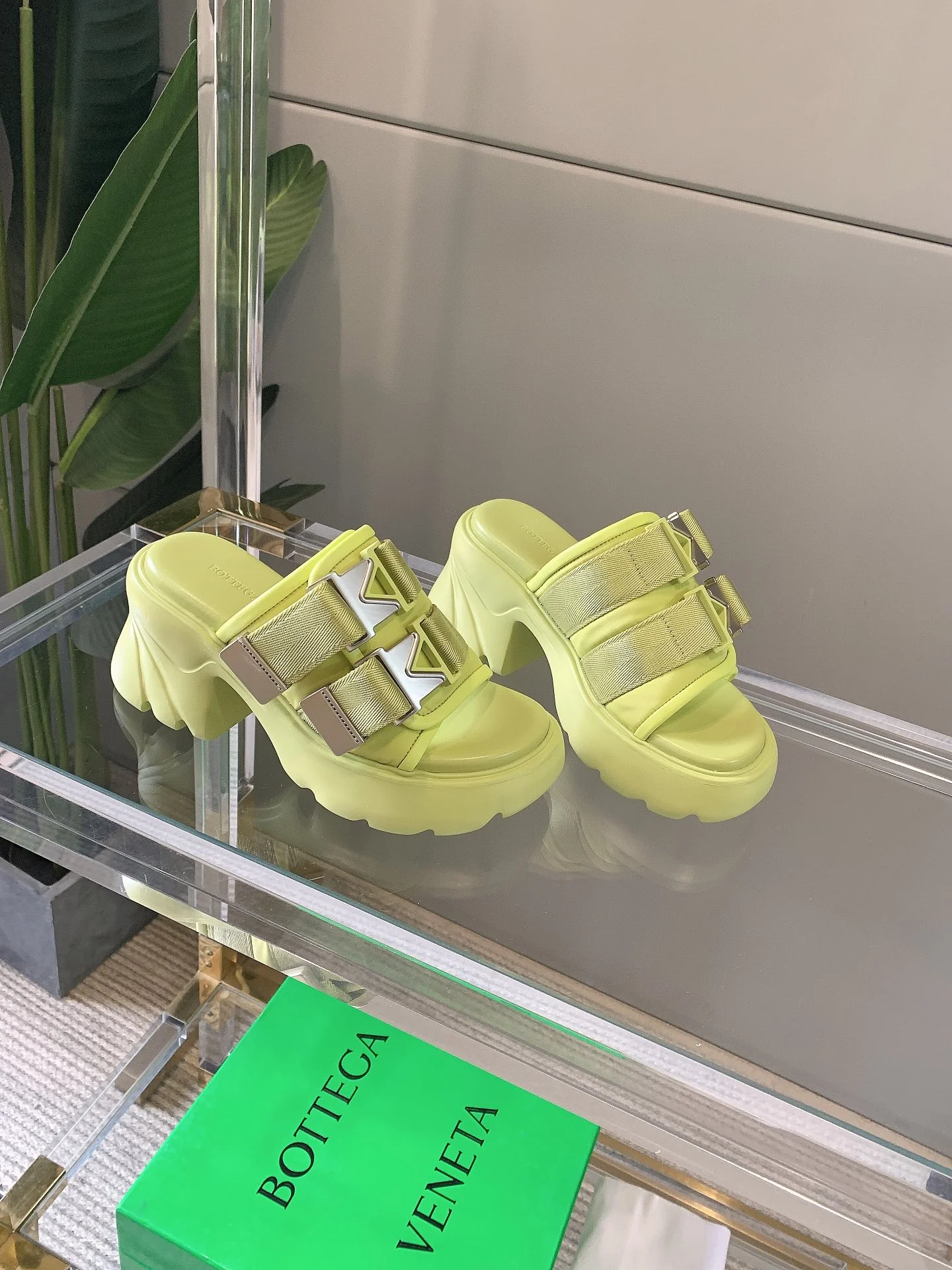 BV - Сандалии на платформе - Желтые