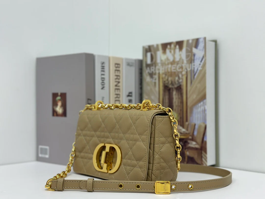 Маленькая сумка Dior-Caro на цепочке - горчично-желтая