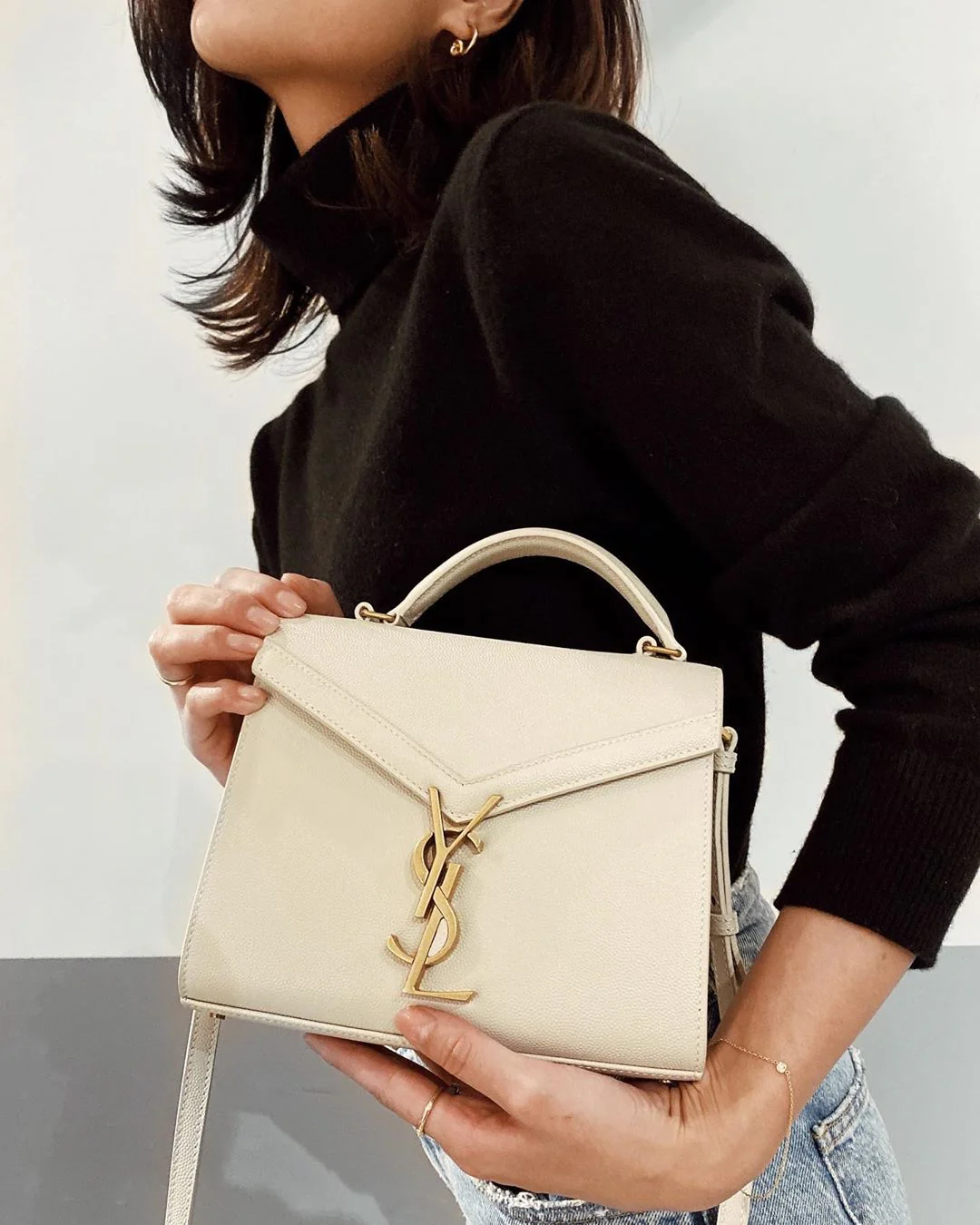 YSL Cassandra - Body Sharing - 4