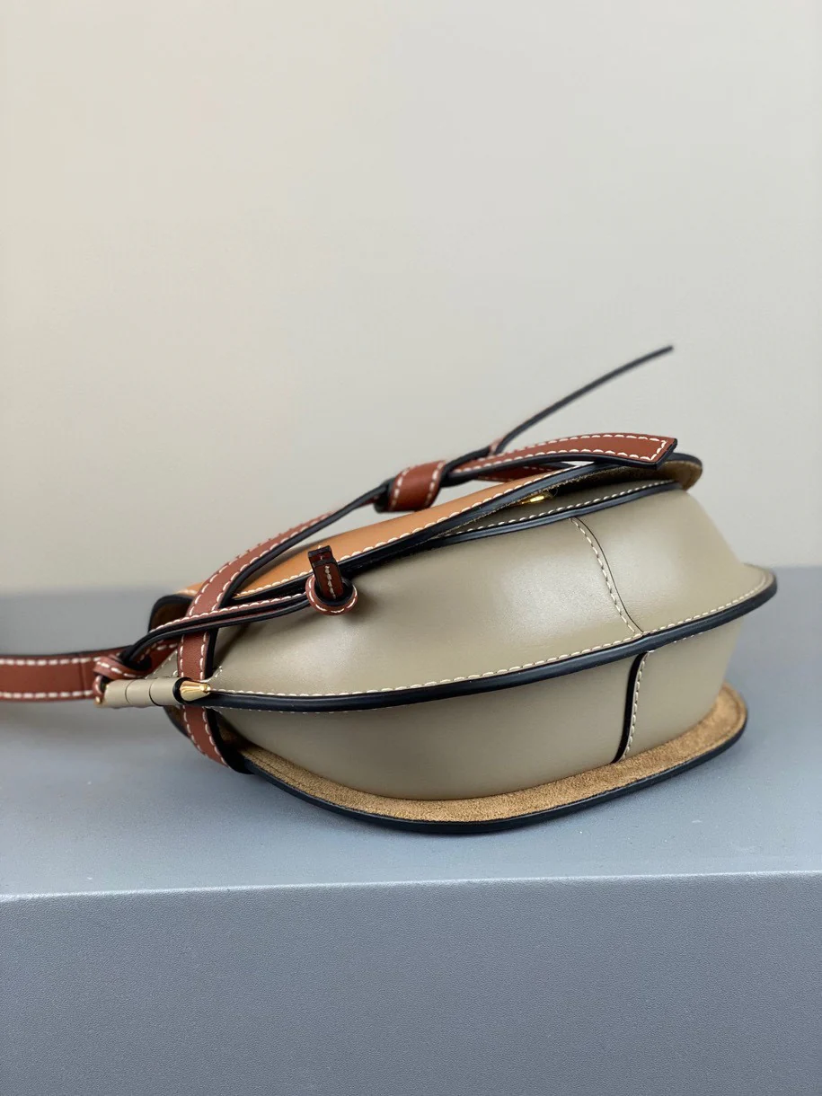 Loewe-gate-mini-21x12-5x9-5-cm-14